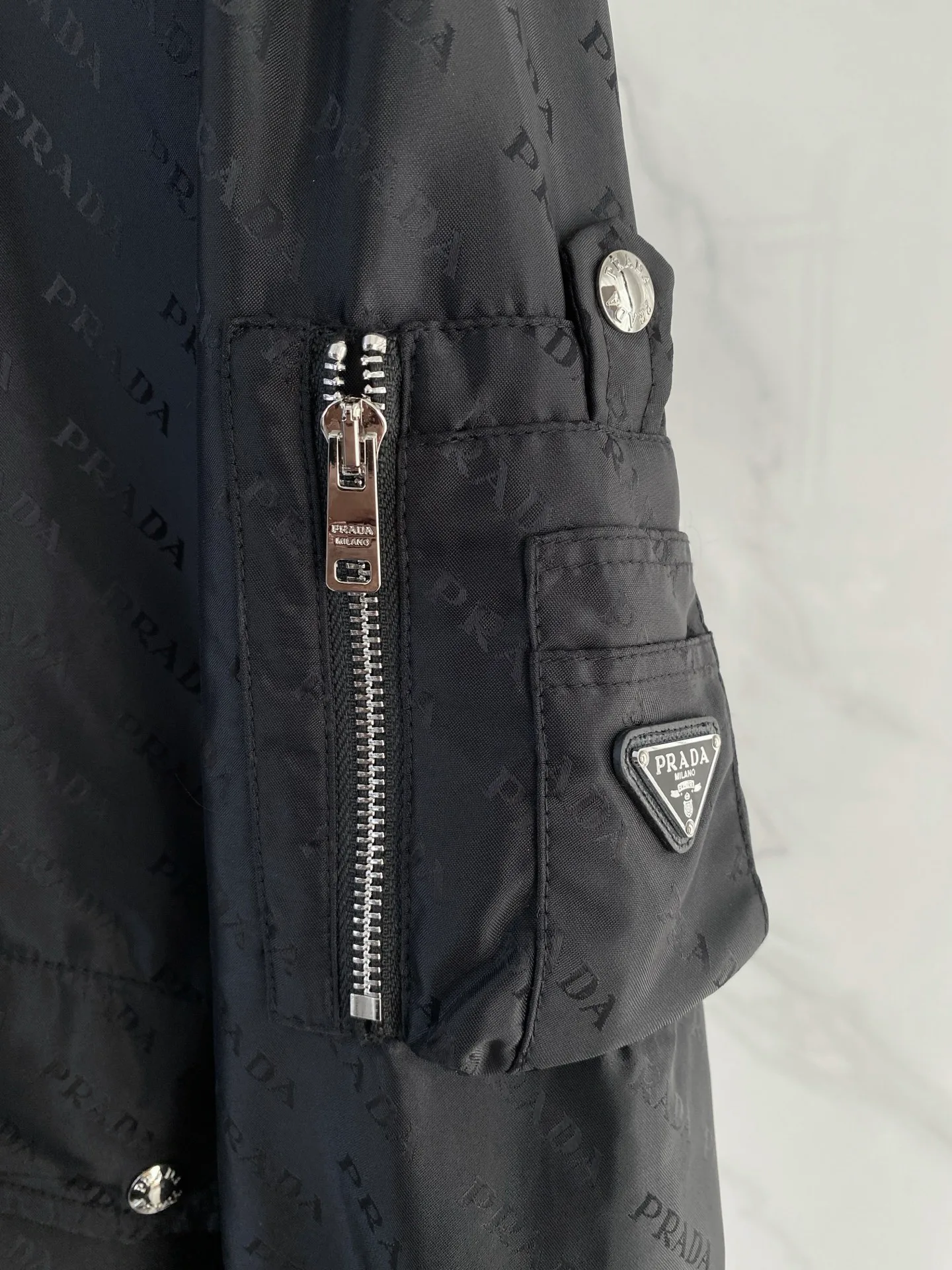 Куртки И Пуховики Мужские Prada 11664840