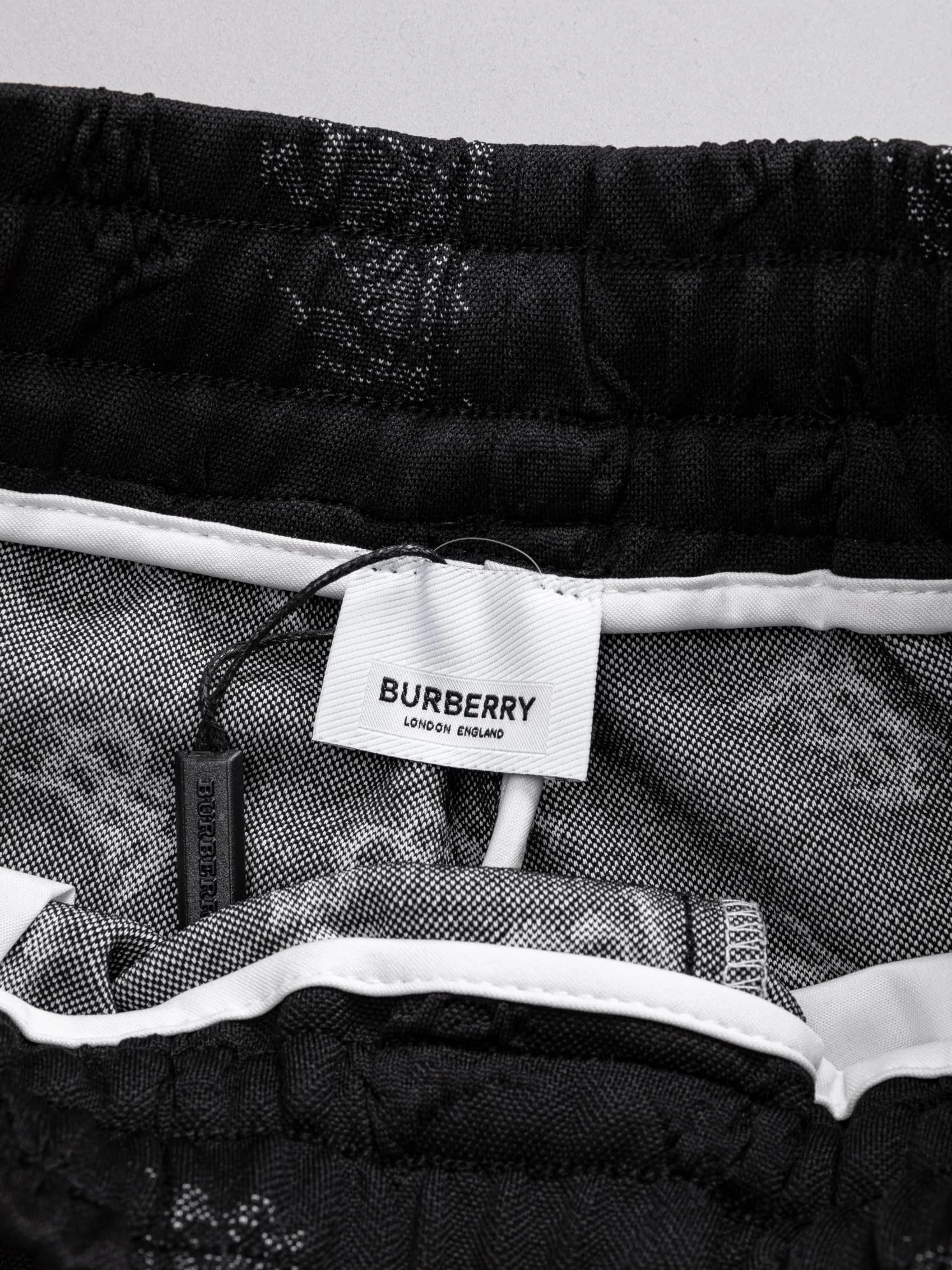 Шорты Мужские Burberry 18000501