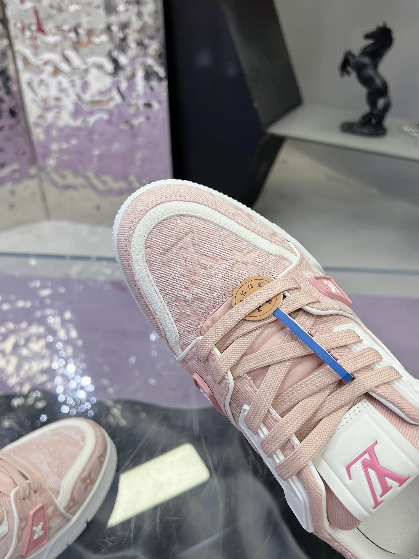 Кроссовки Женские Louis Vuitton 17368595