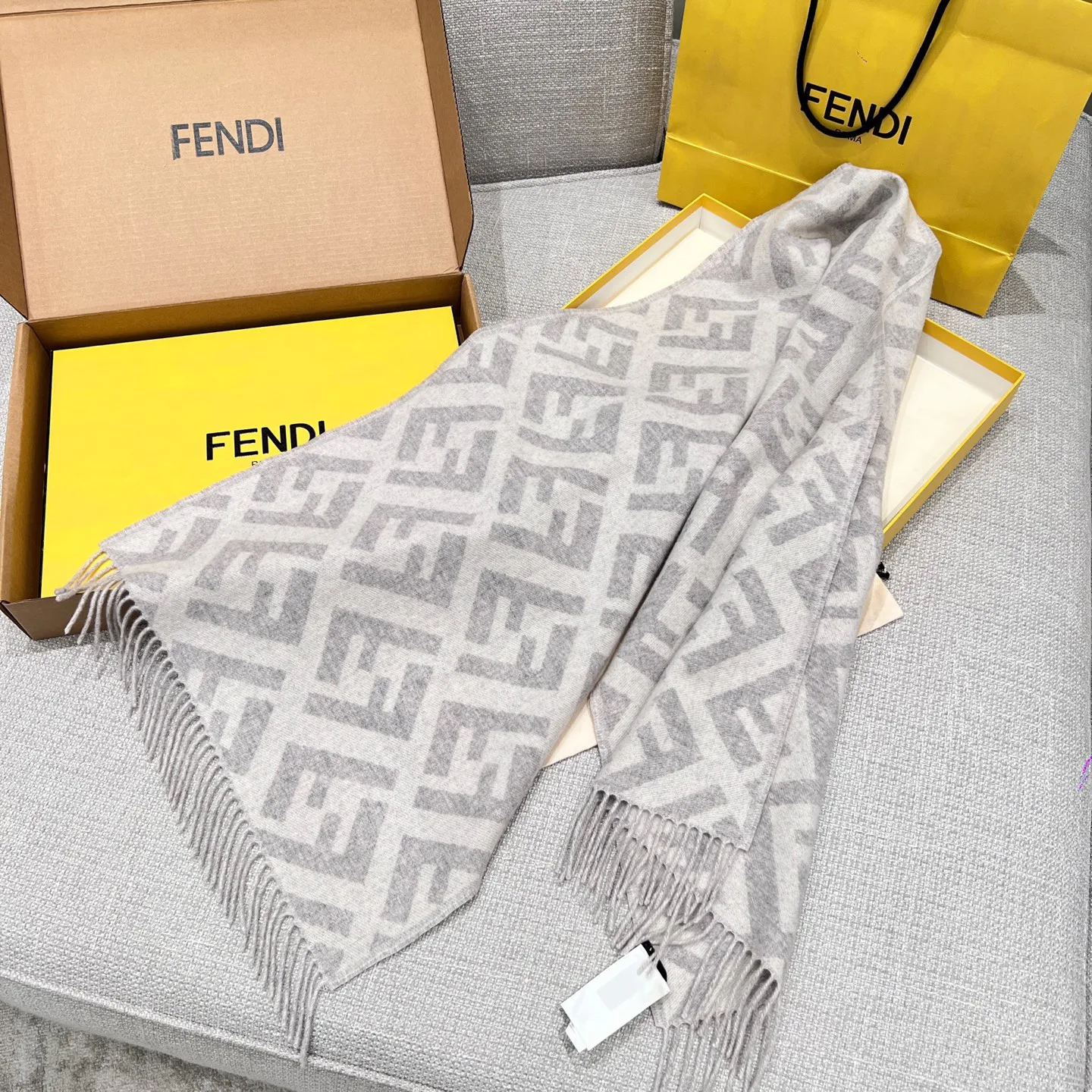 Шарфы Fendi 386416