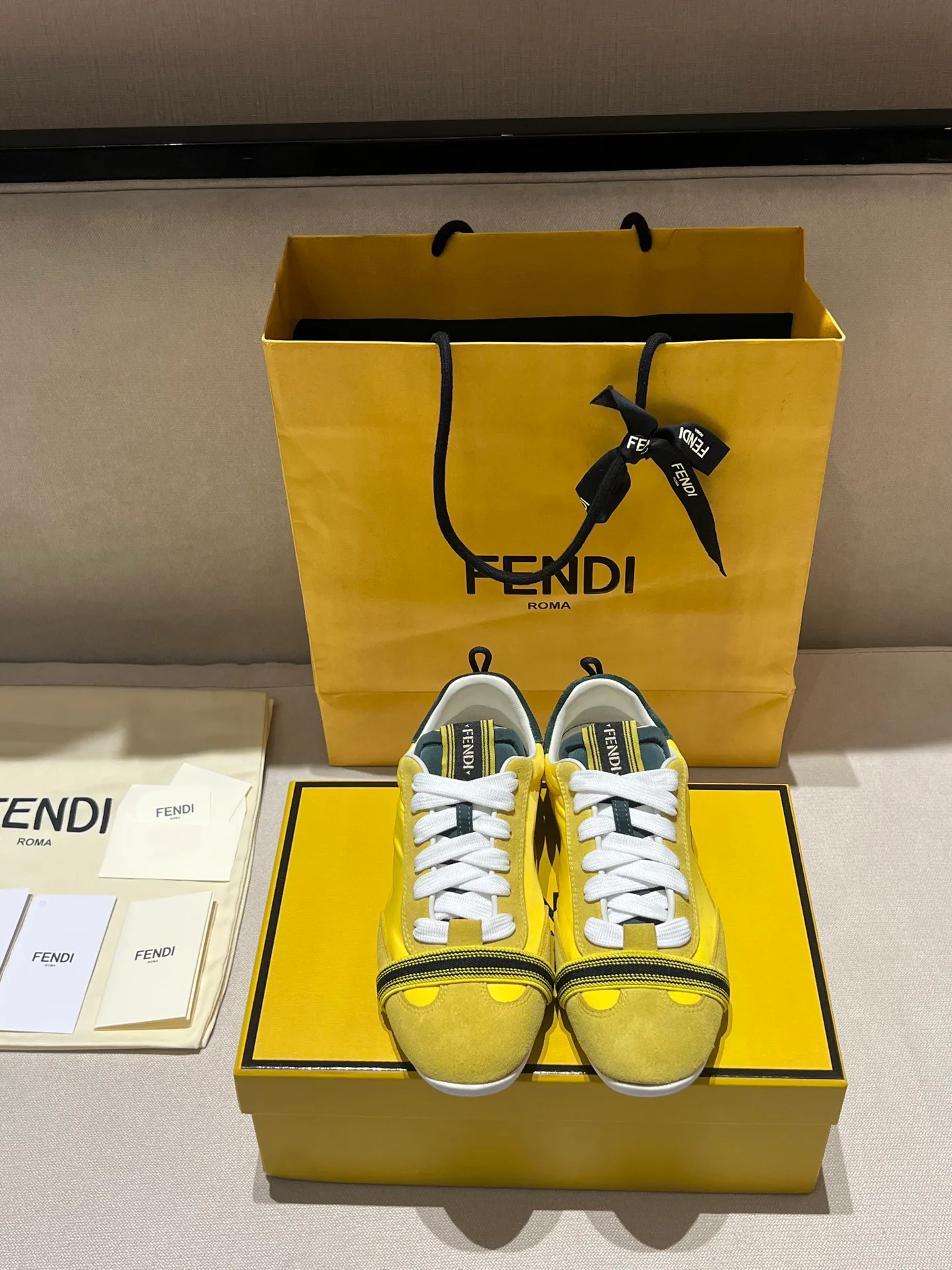 Кроссовки Женские Fendi 18278641