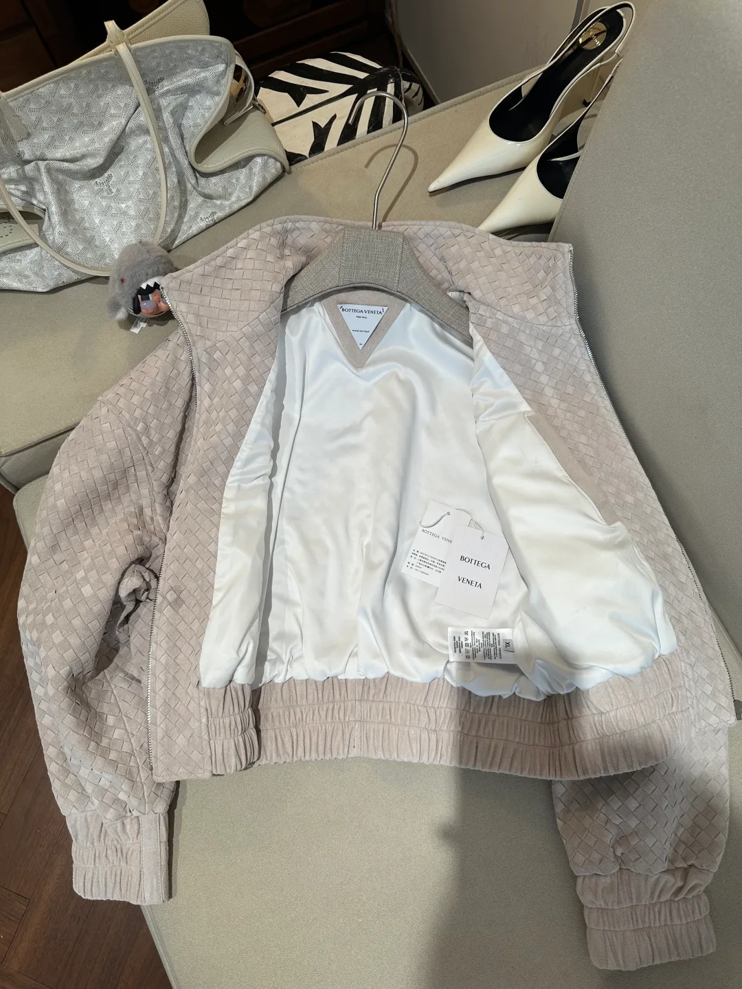 Кожаные Куртки И Дублёнки Женские Bottega Veneta 17766270