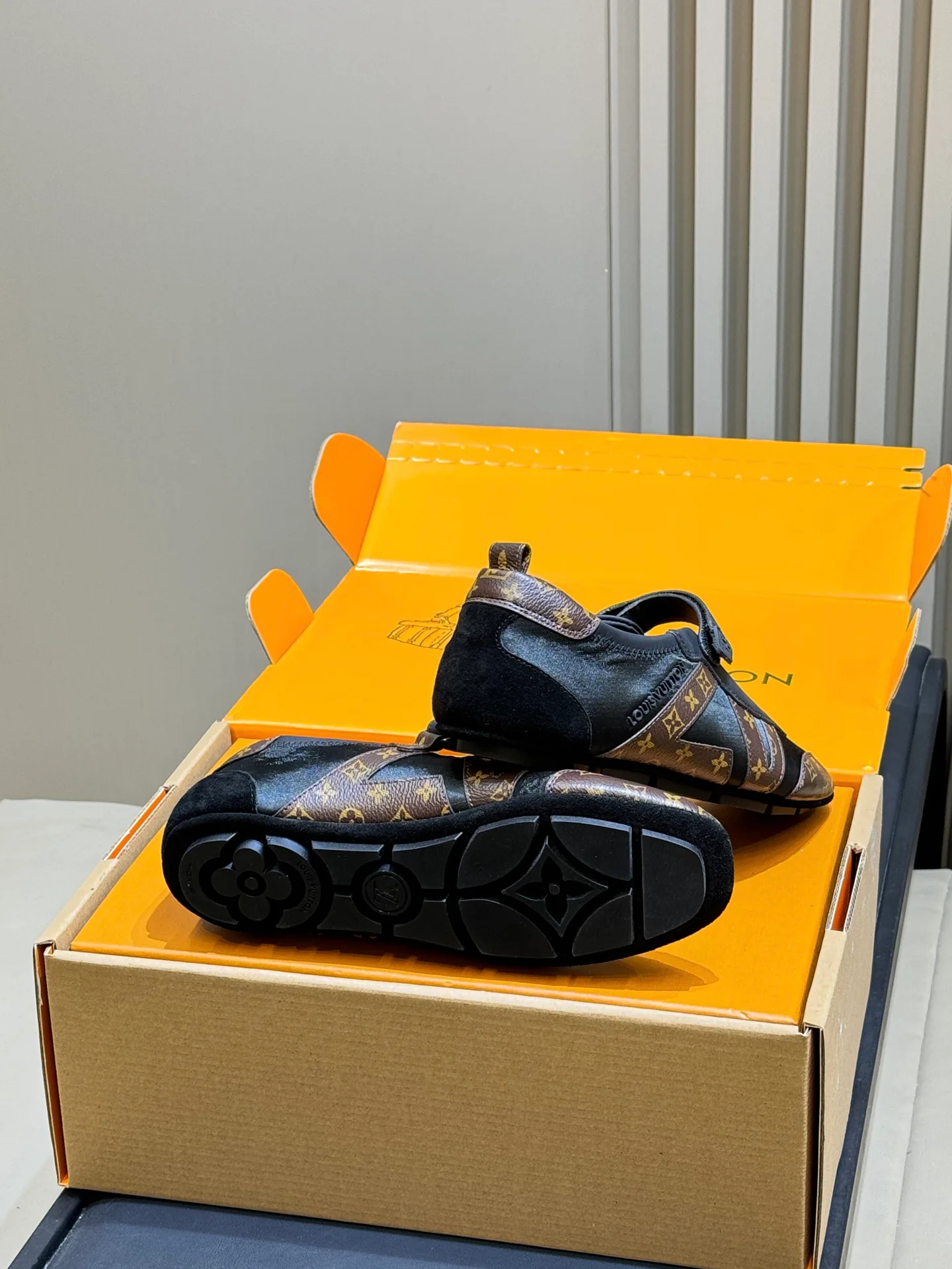 Босоножки Женские Louis Vuitton 11258733