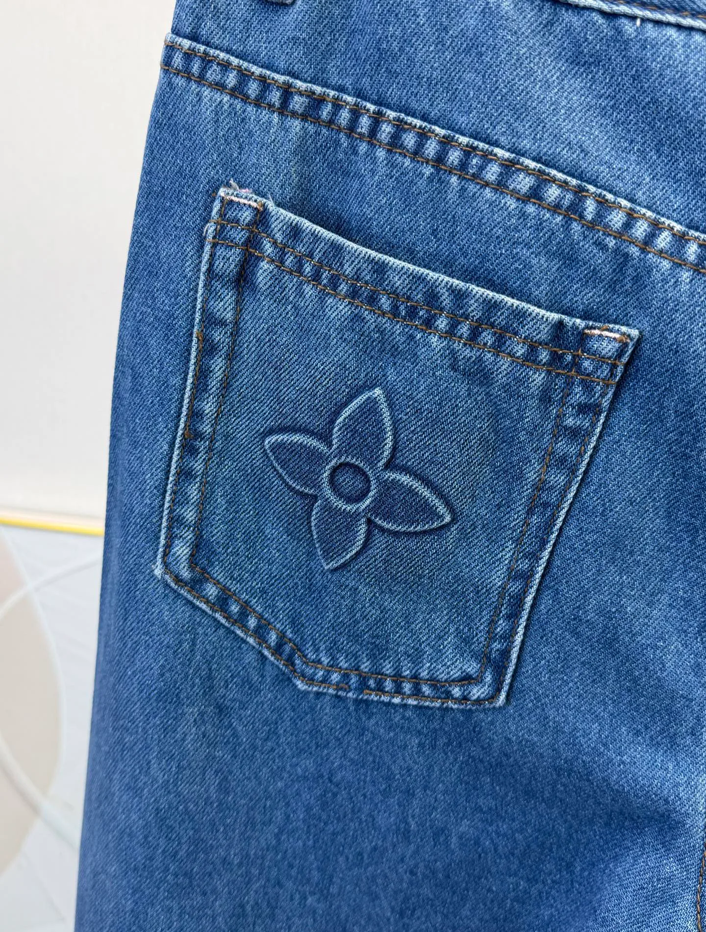Джинсы Женские Louis Vuitton 11201562