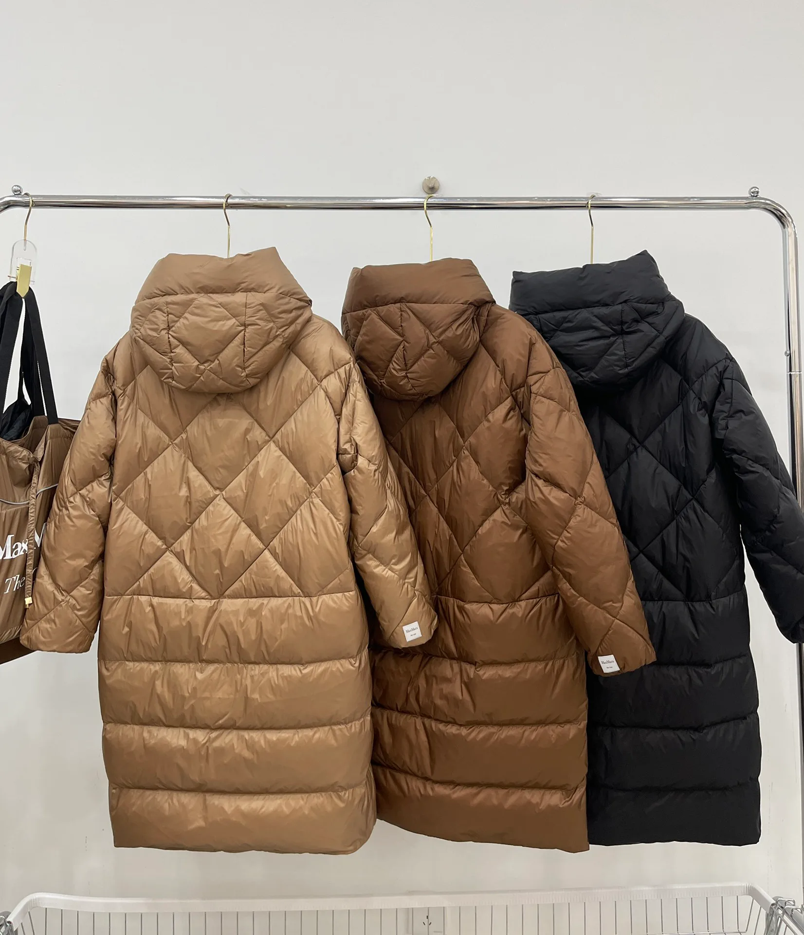 Куртки И Пуховики Женские Max Mara 8233