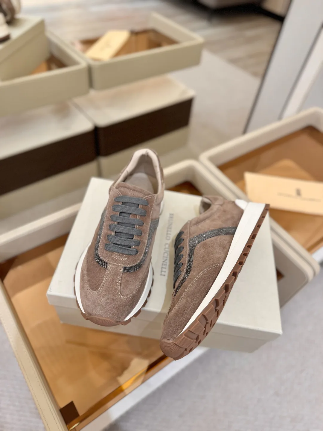 Кроссовки Женские Brunello Cucinelli 18813035