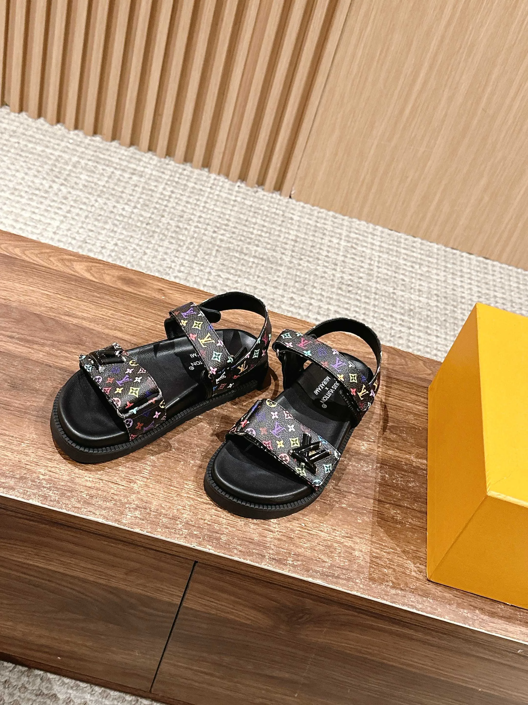 Сандалии Женские Louis Vuitton 29904