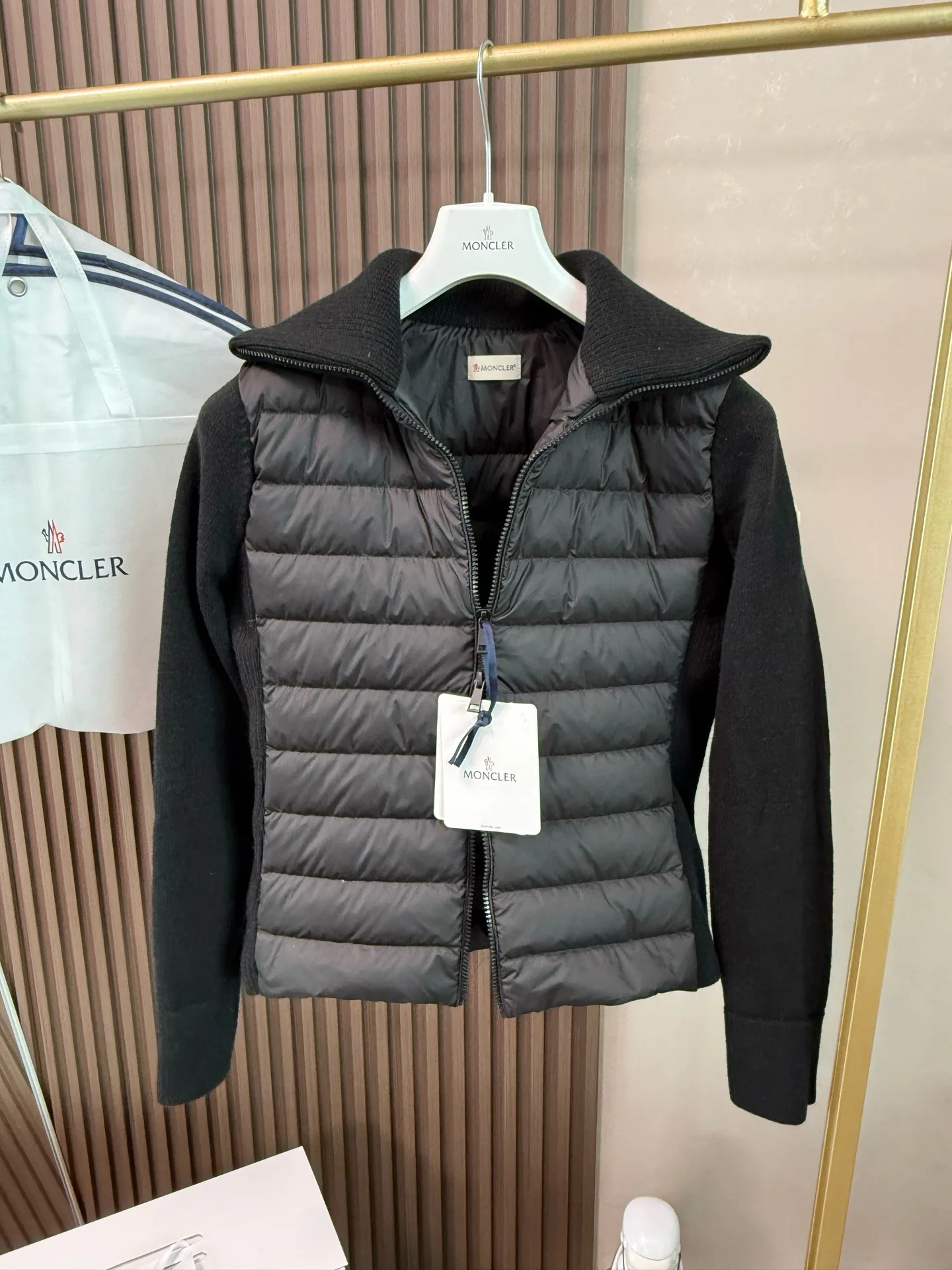 Куртки И Пуховики Мужские Moncler 236376