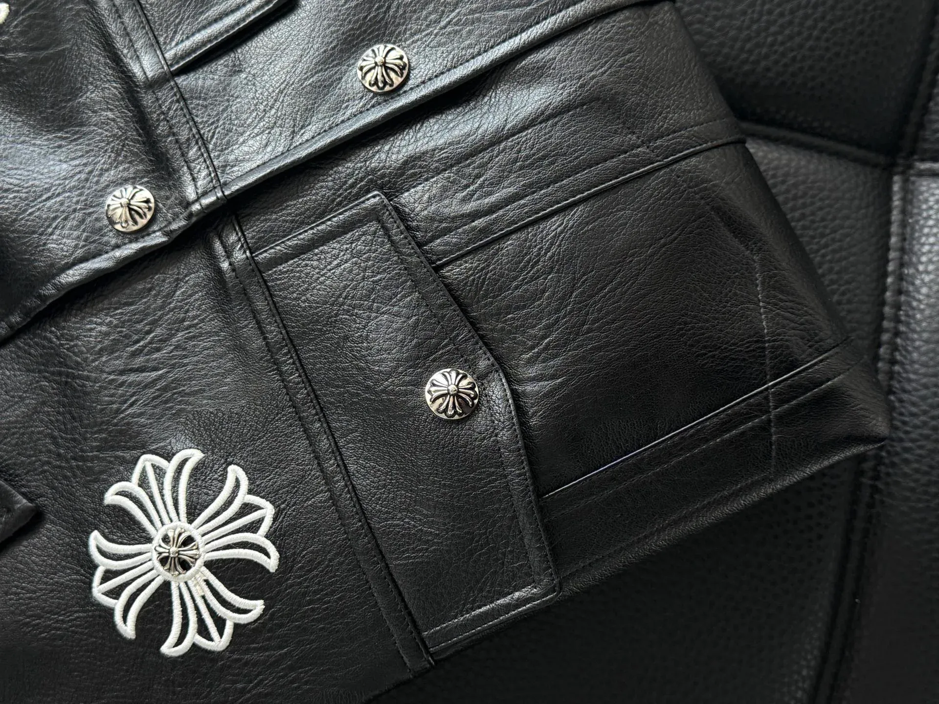Кожаные Куртки И Дублёнки Женские Chrome Hearts 2238001