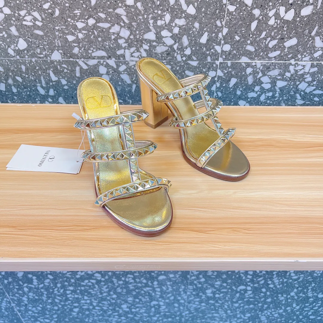 Босоножки Женские Valentino 11940117