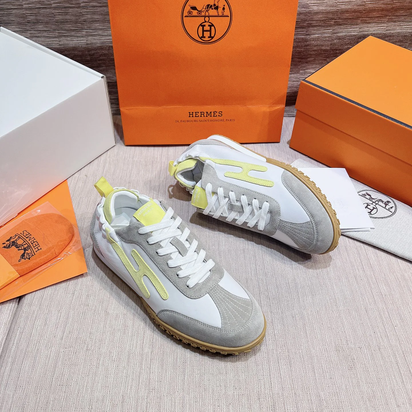 Кроссовки Женские Hermes 17749541
