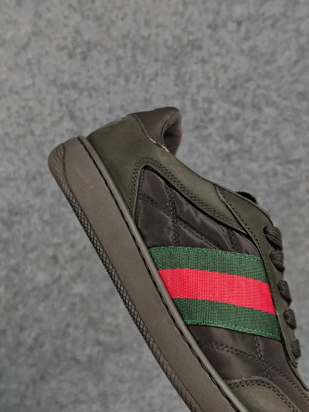Кроссовки Женские Gucci 18417496