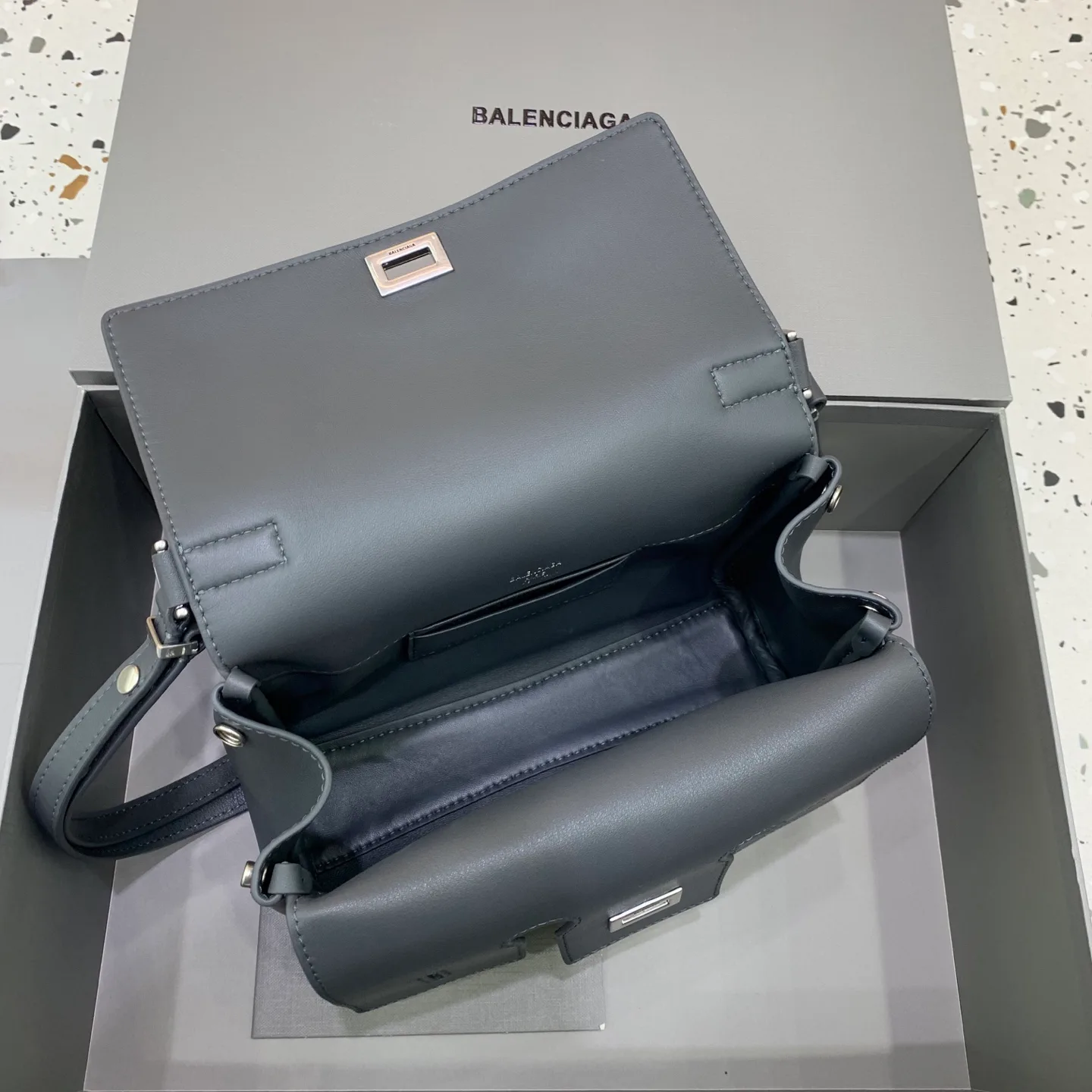 Классические Сумки Женские Balenciaga 11424291