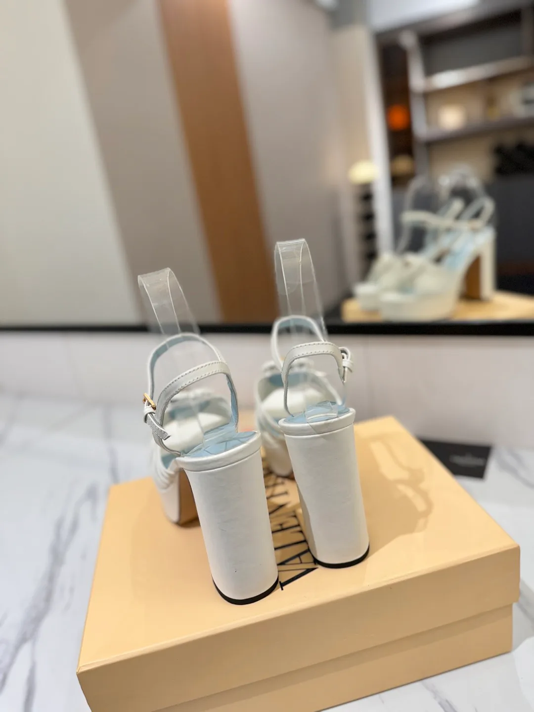 Босоножки Женские Valentino 10026786