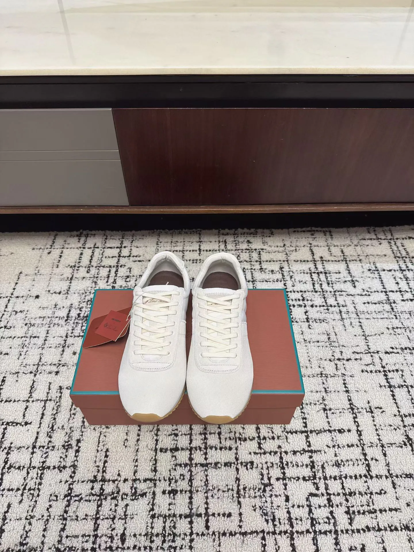 Кроссовки Женские Loro Piana 17335018