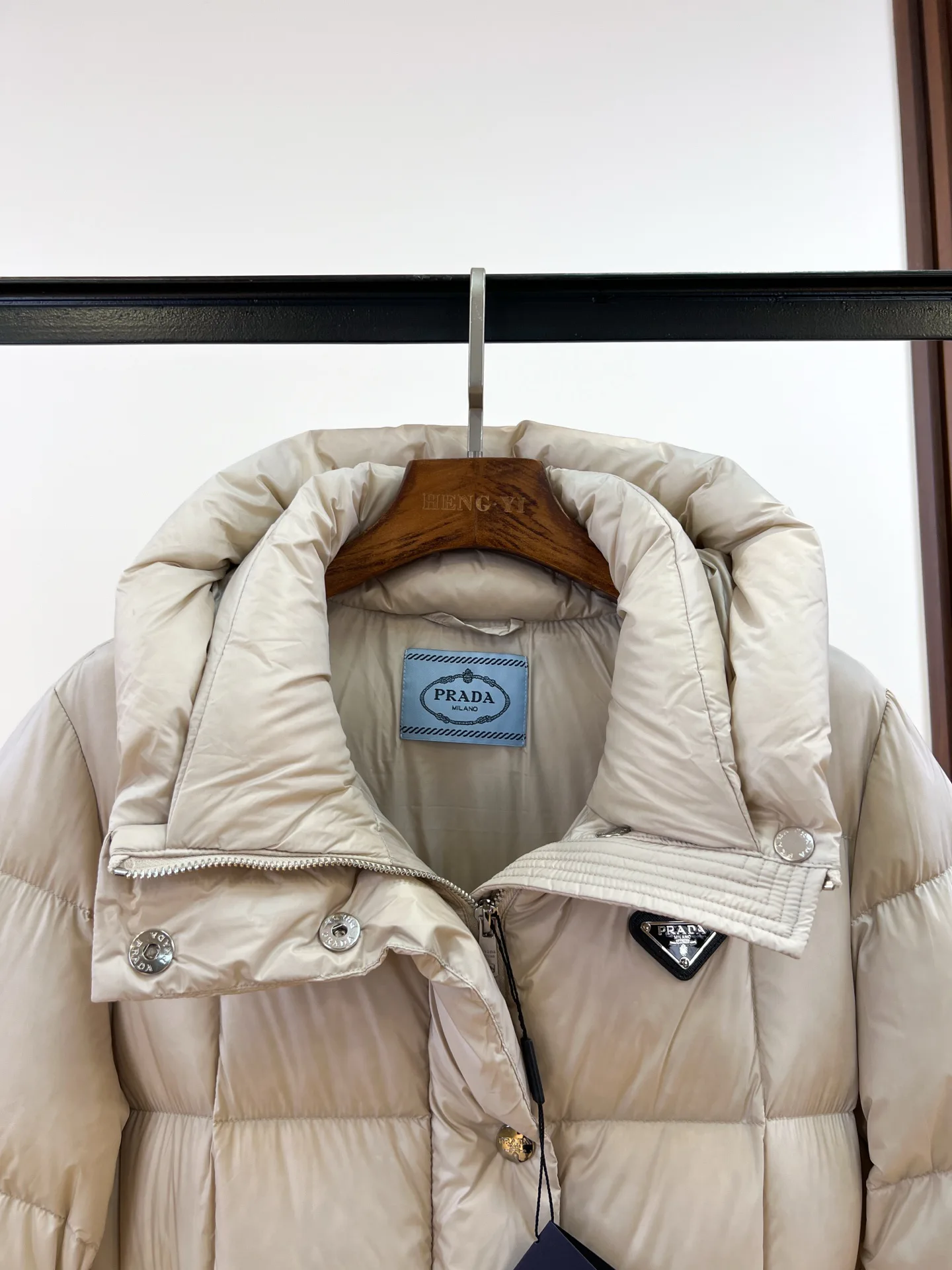Куртки И Пуховики Женские Prada 18741923