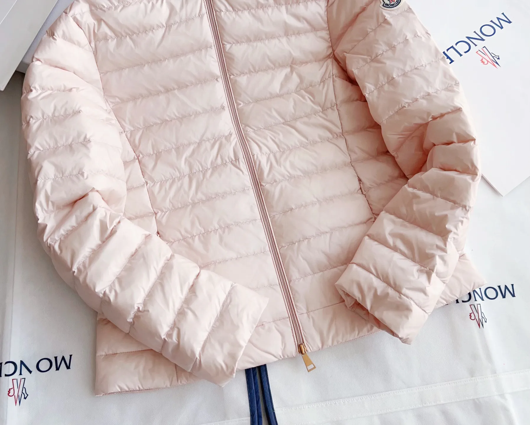 Куртки И Пуховики Женские Moncler 19417524