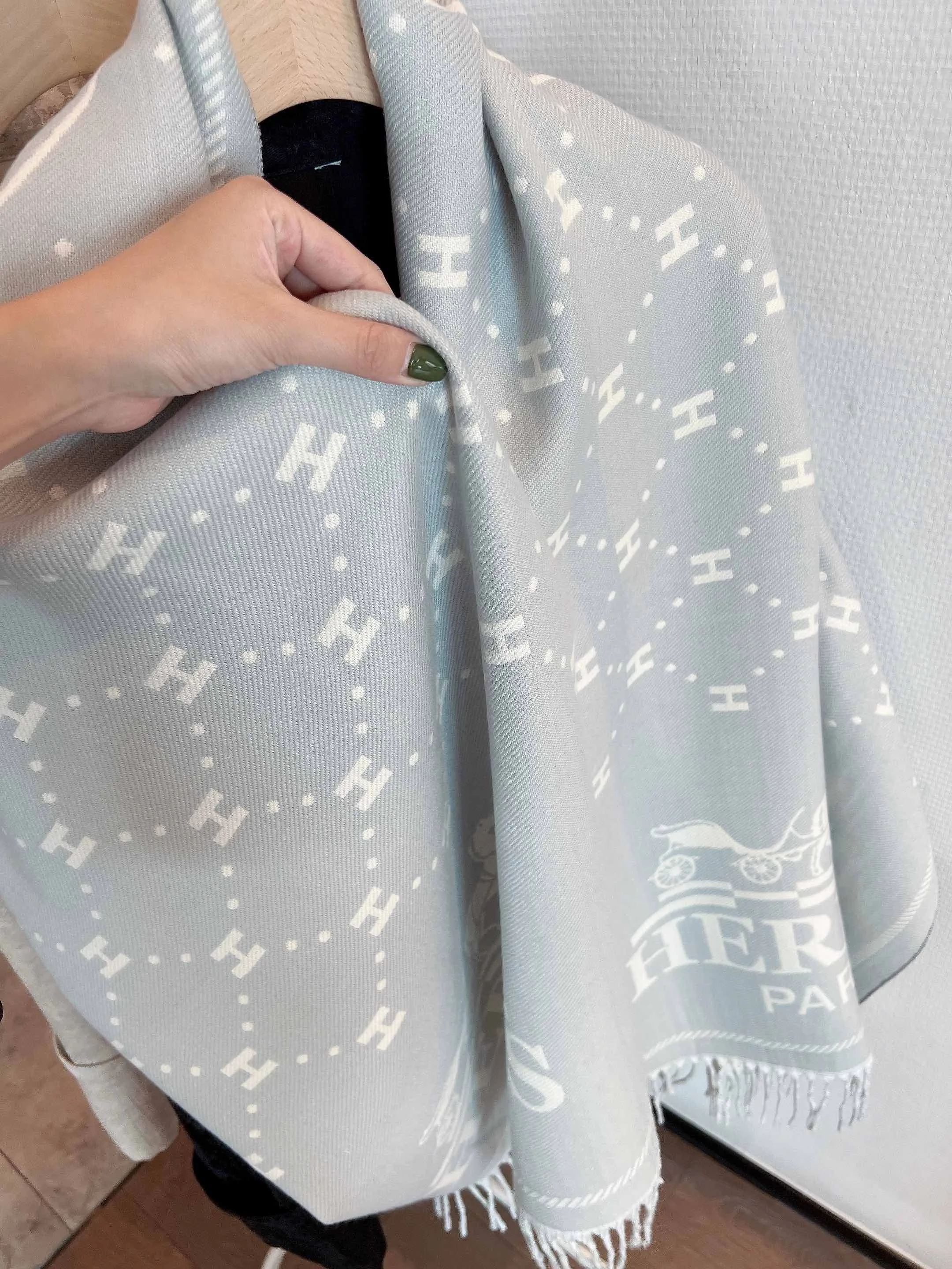 Шарфы Hermes 1973643