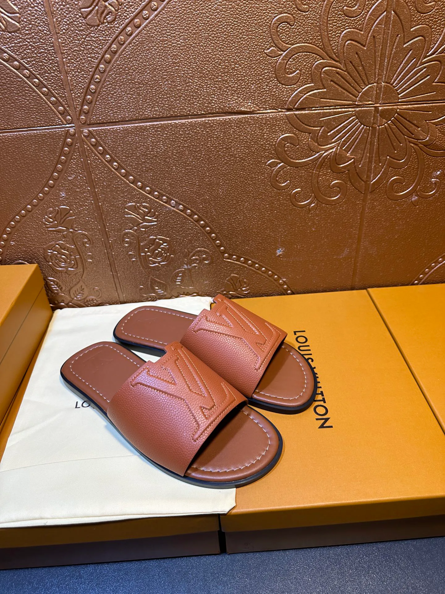 Шлепанцы Мужские Louis Vuitton 11488108