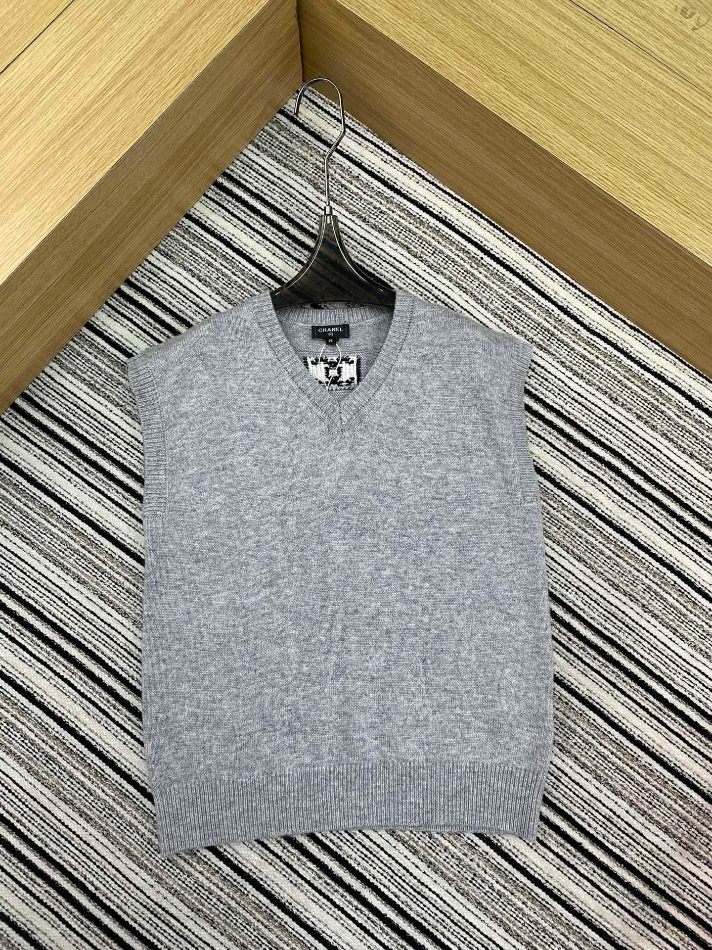 Жилеты Женские Chanel 2627066