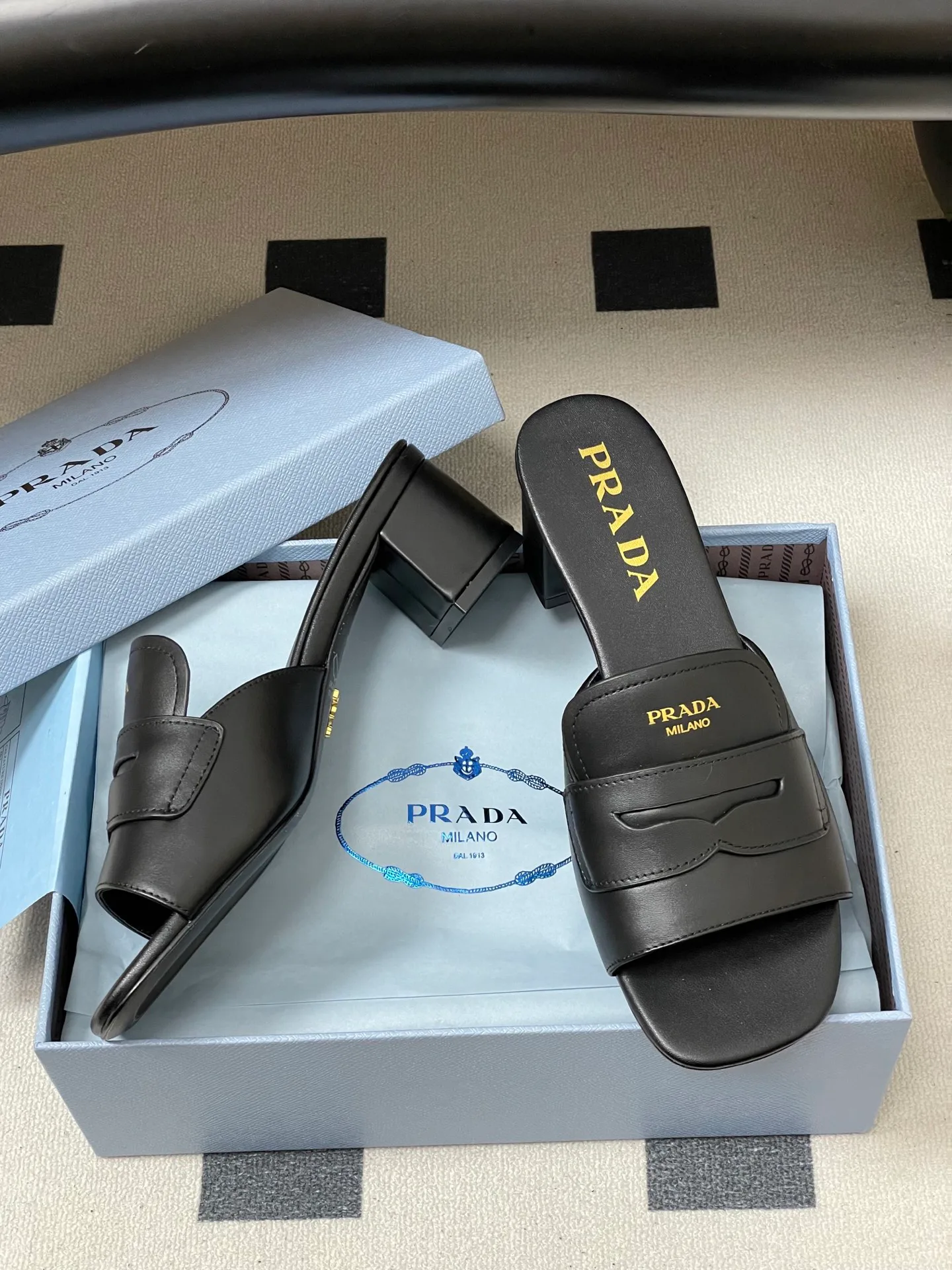 Босоножки Женские Prada 10993966