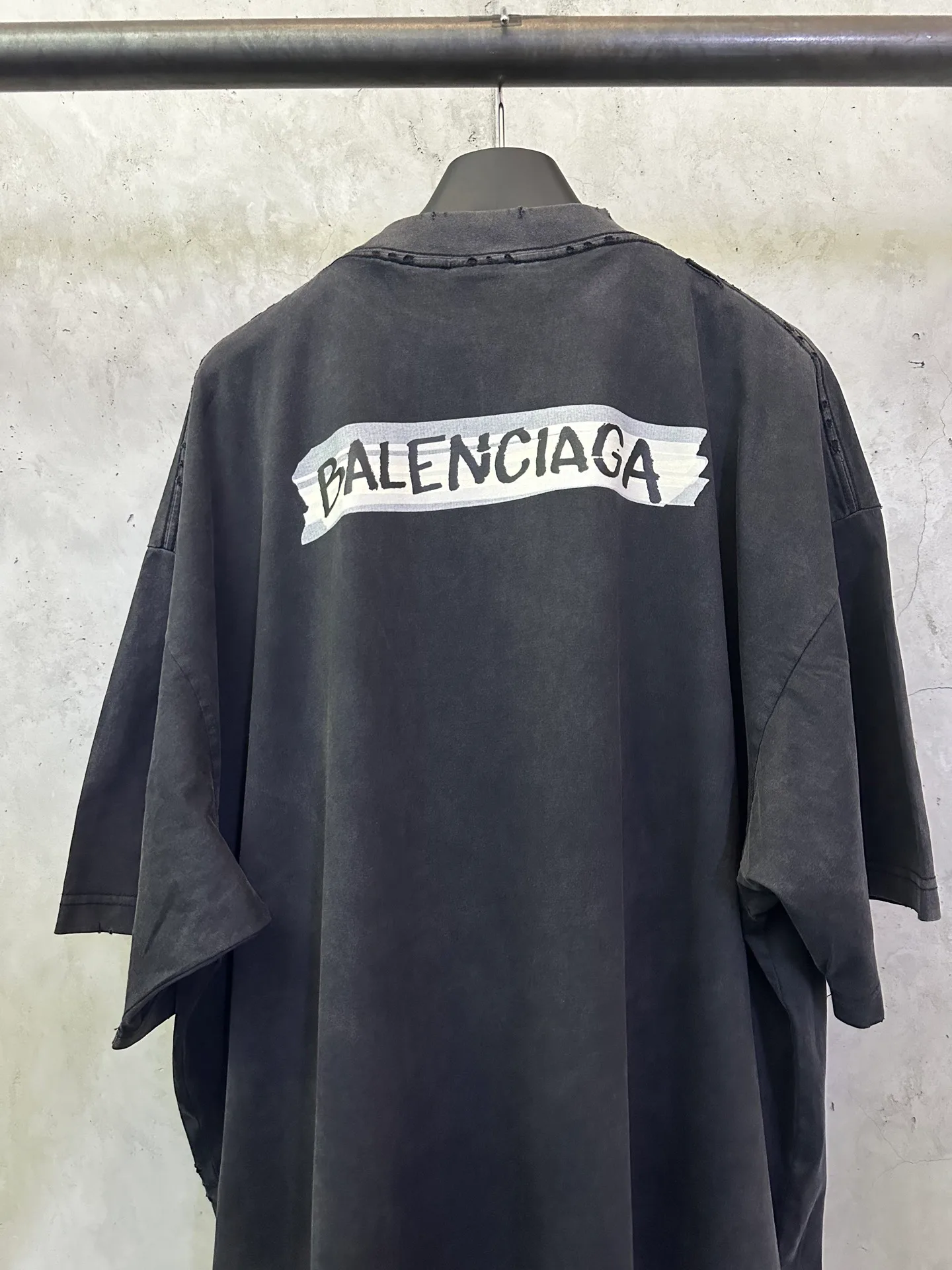 Футболки Женские Balenciaga 658390