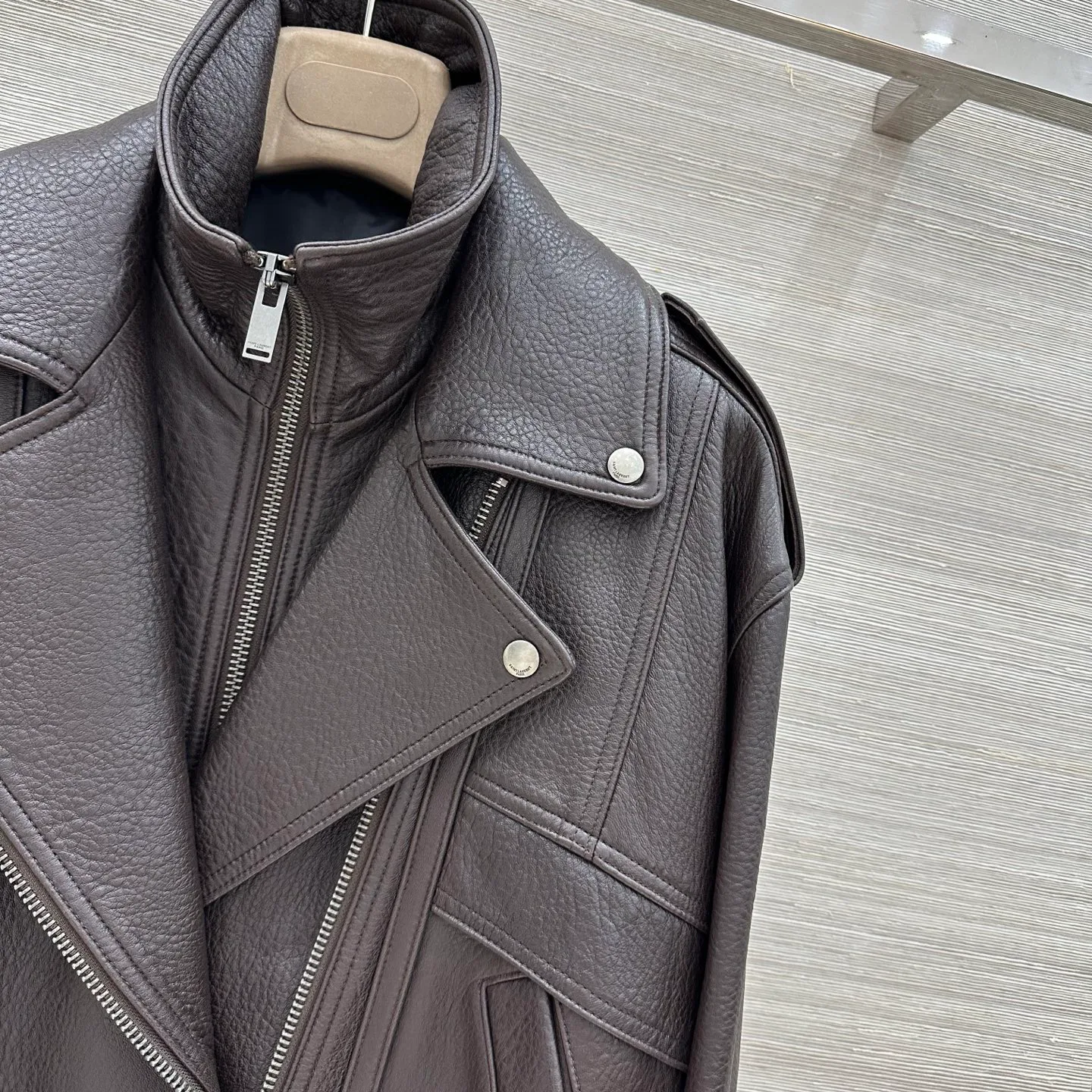 Кожаные Куртки И Дублёнки Женские Saint Laurent 19737849