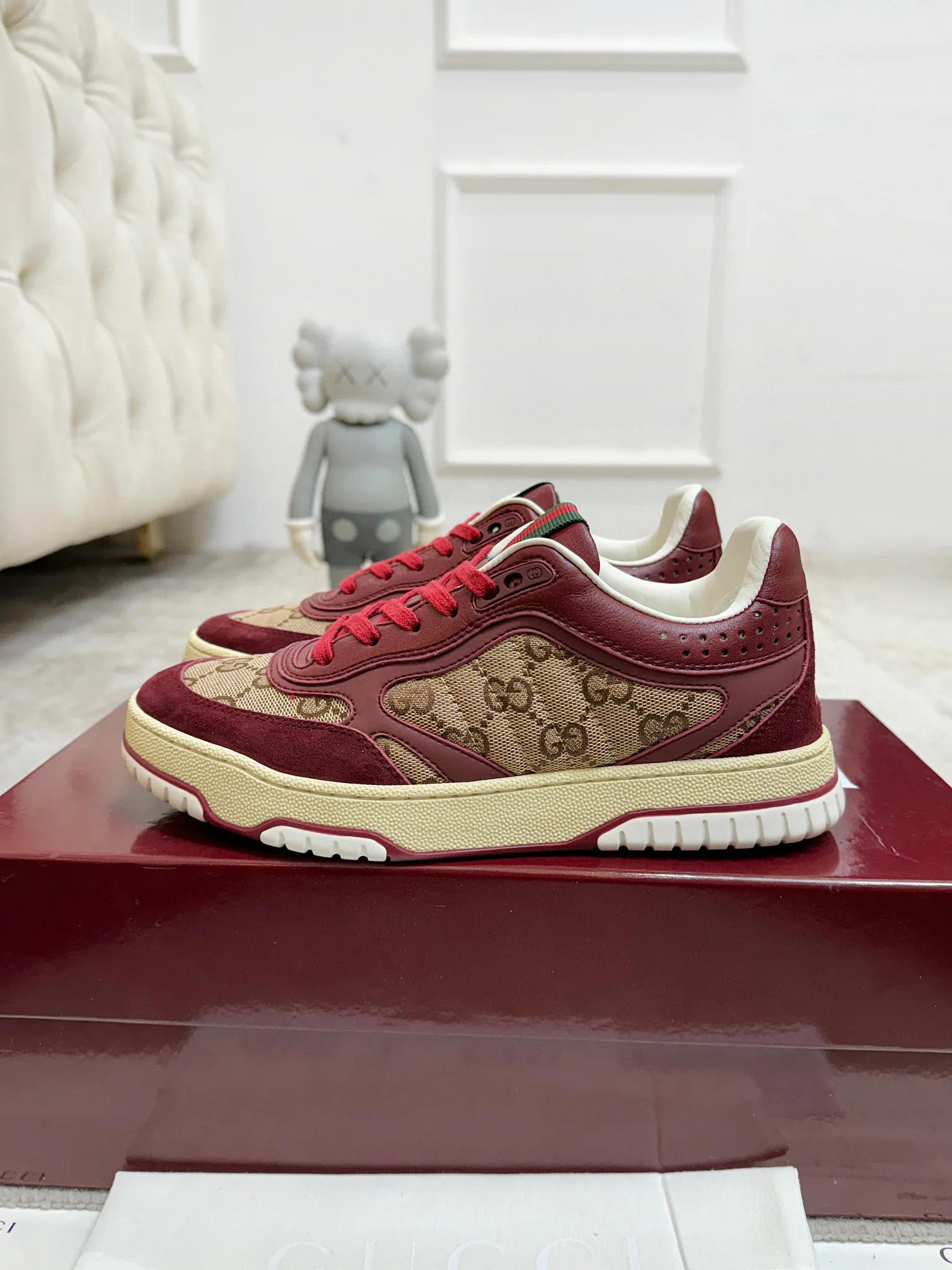 Кроссовки Женские Gucci 944891