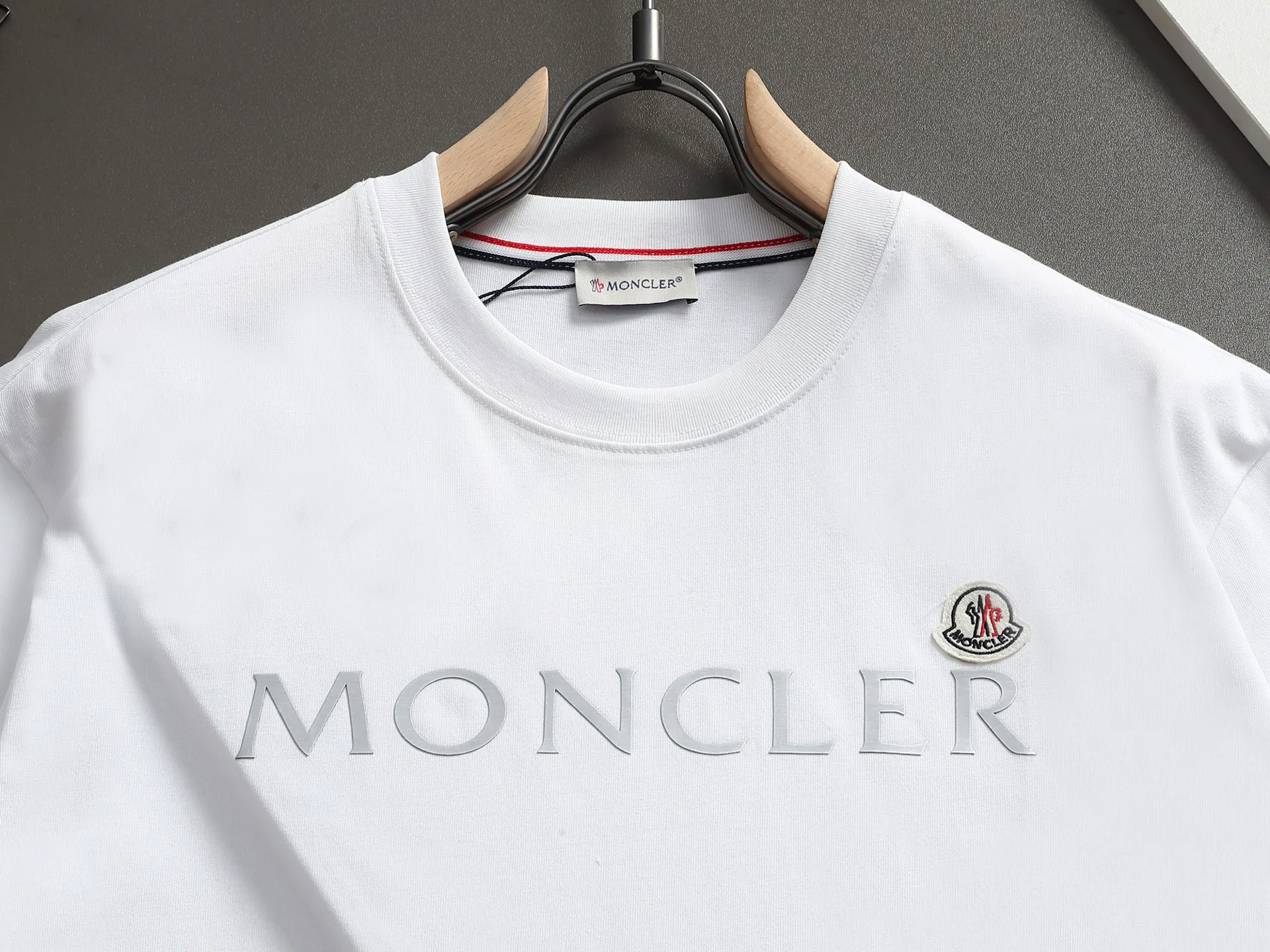 Футболки Женские Moncler 1617497