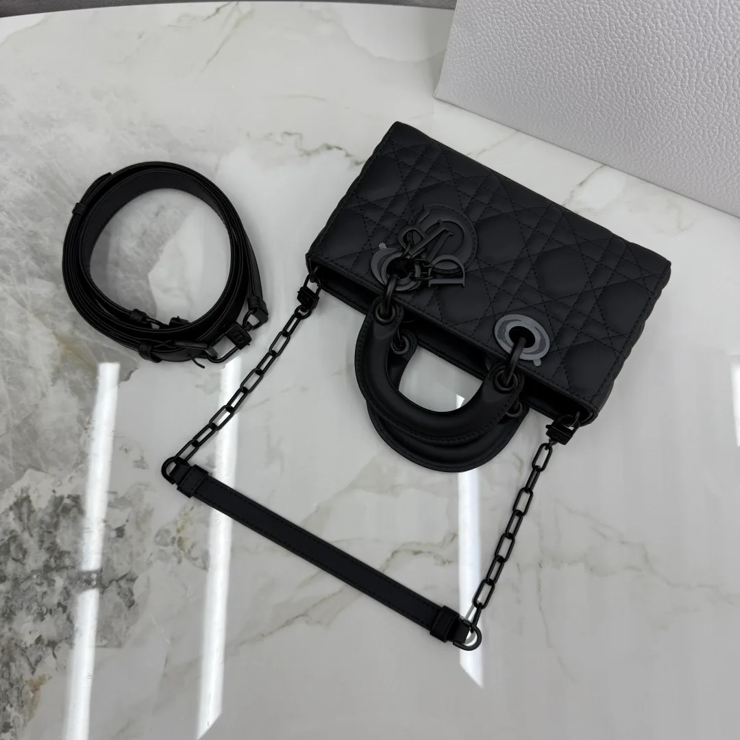 Классические Сумки Женские Christian Dior 11905736