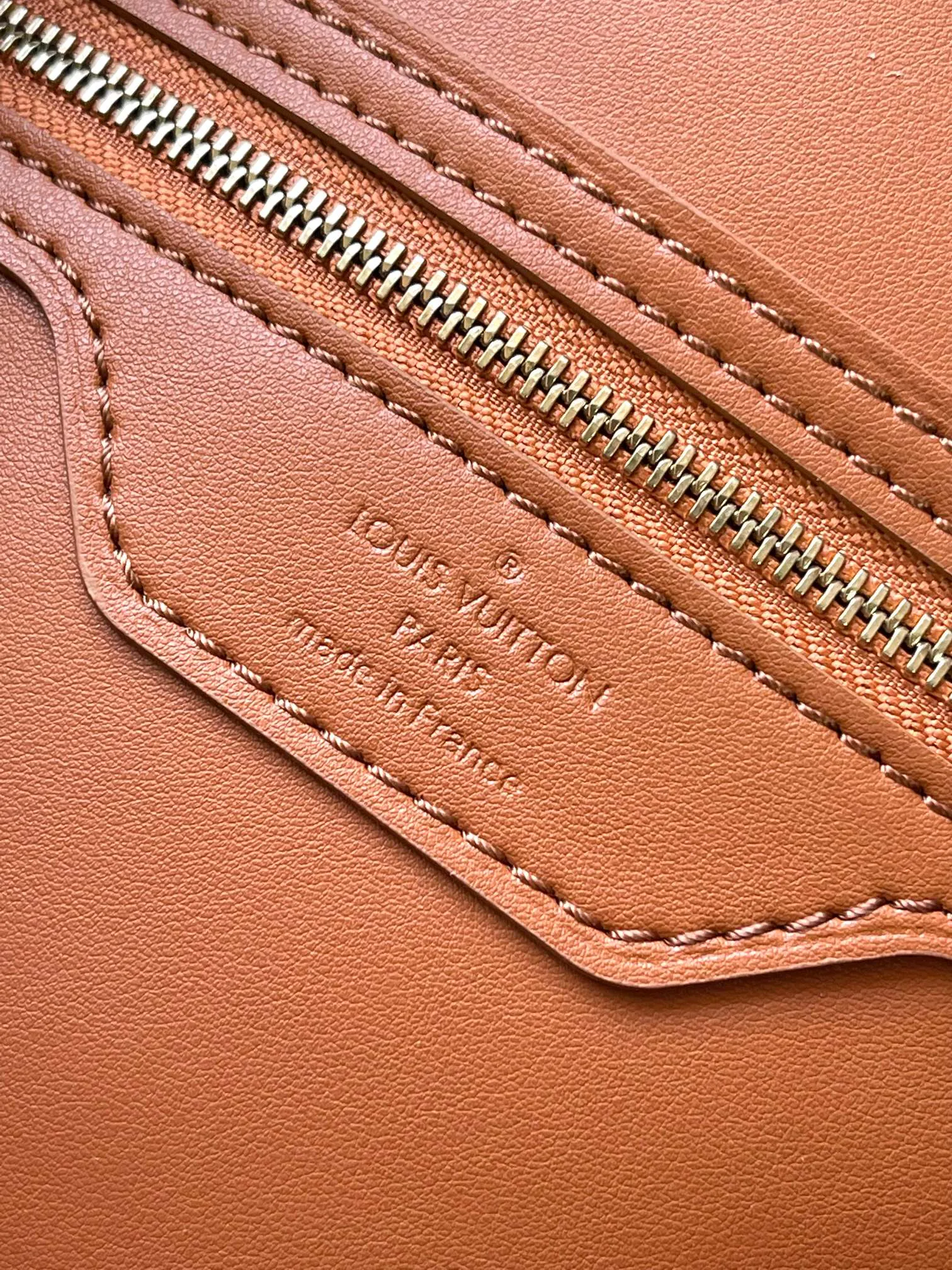 Классические Сумки Женские Louis Vuitton 18153139