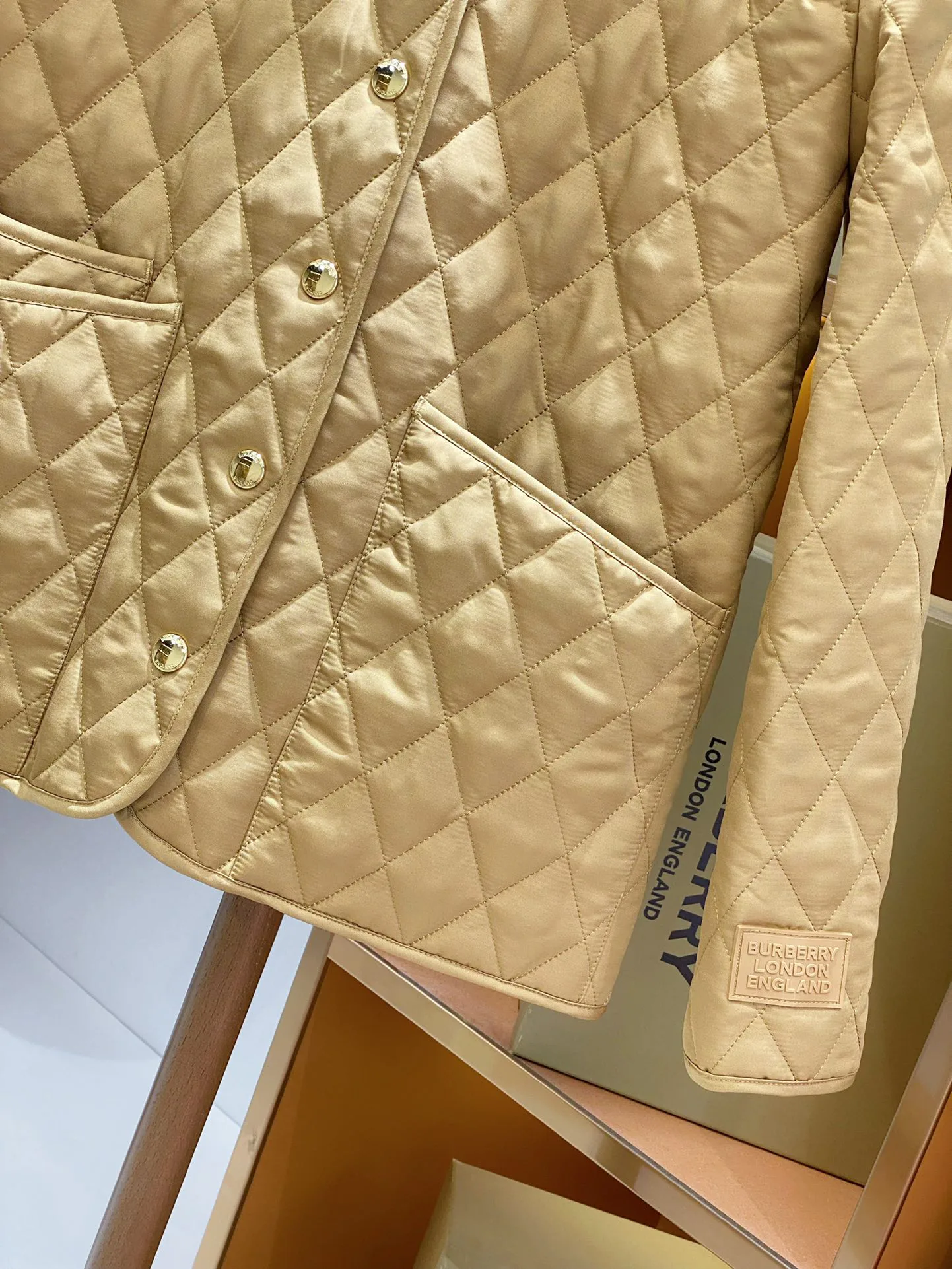 Куртки И Пуховики Женские Burberry 18555682