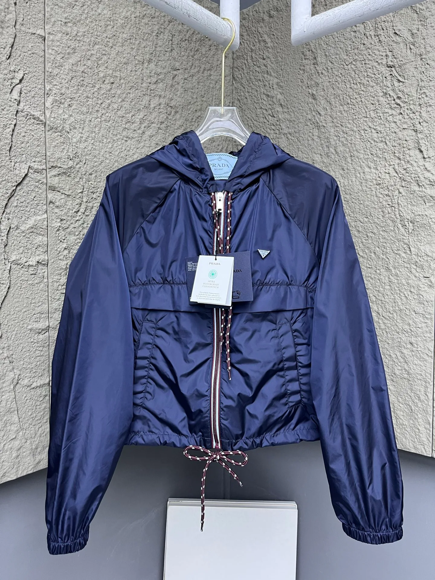 Куртки И Пуховики Женские Prada 14179706