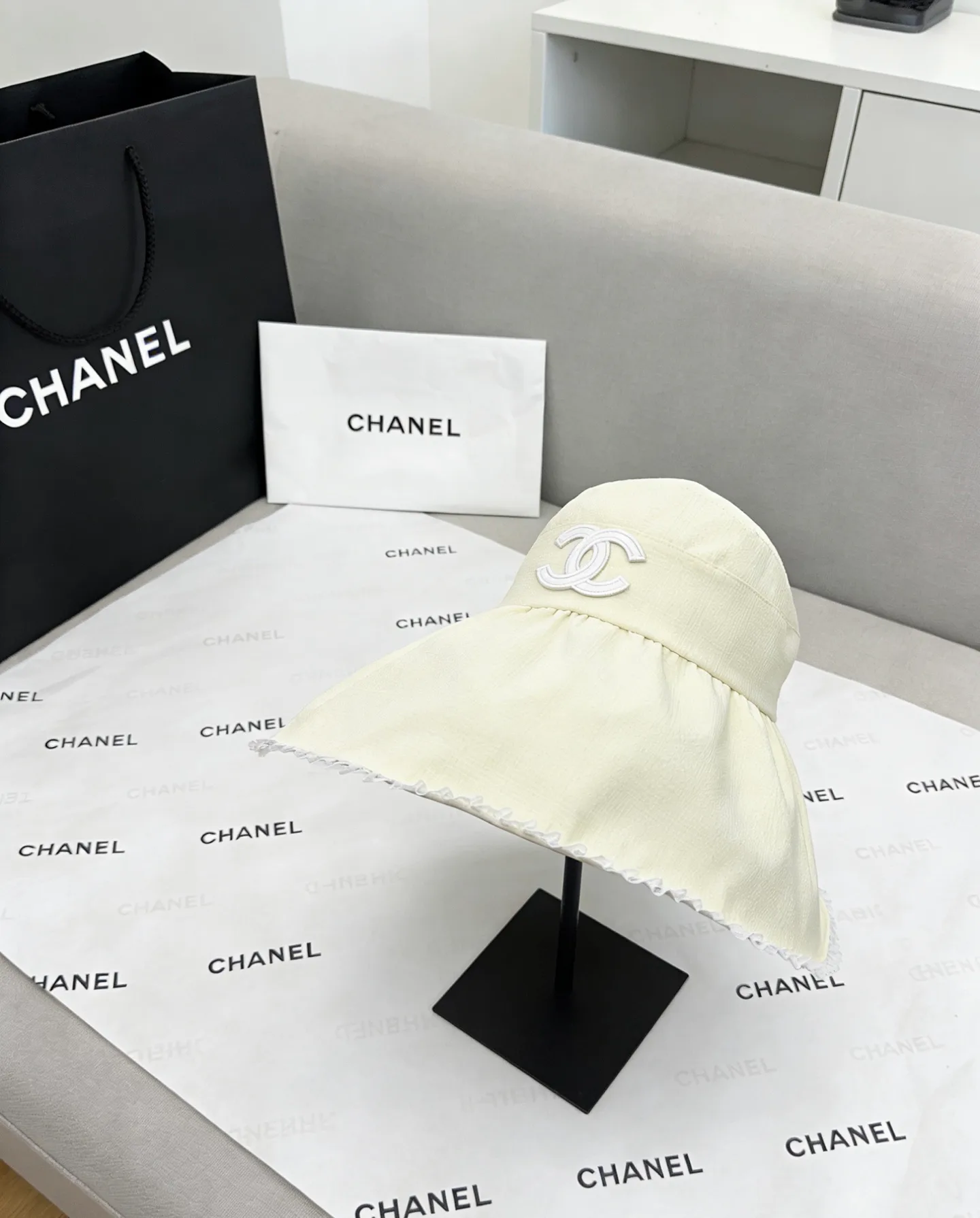 Головные Уборы Chanel 13540928