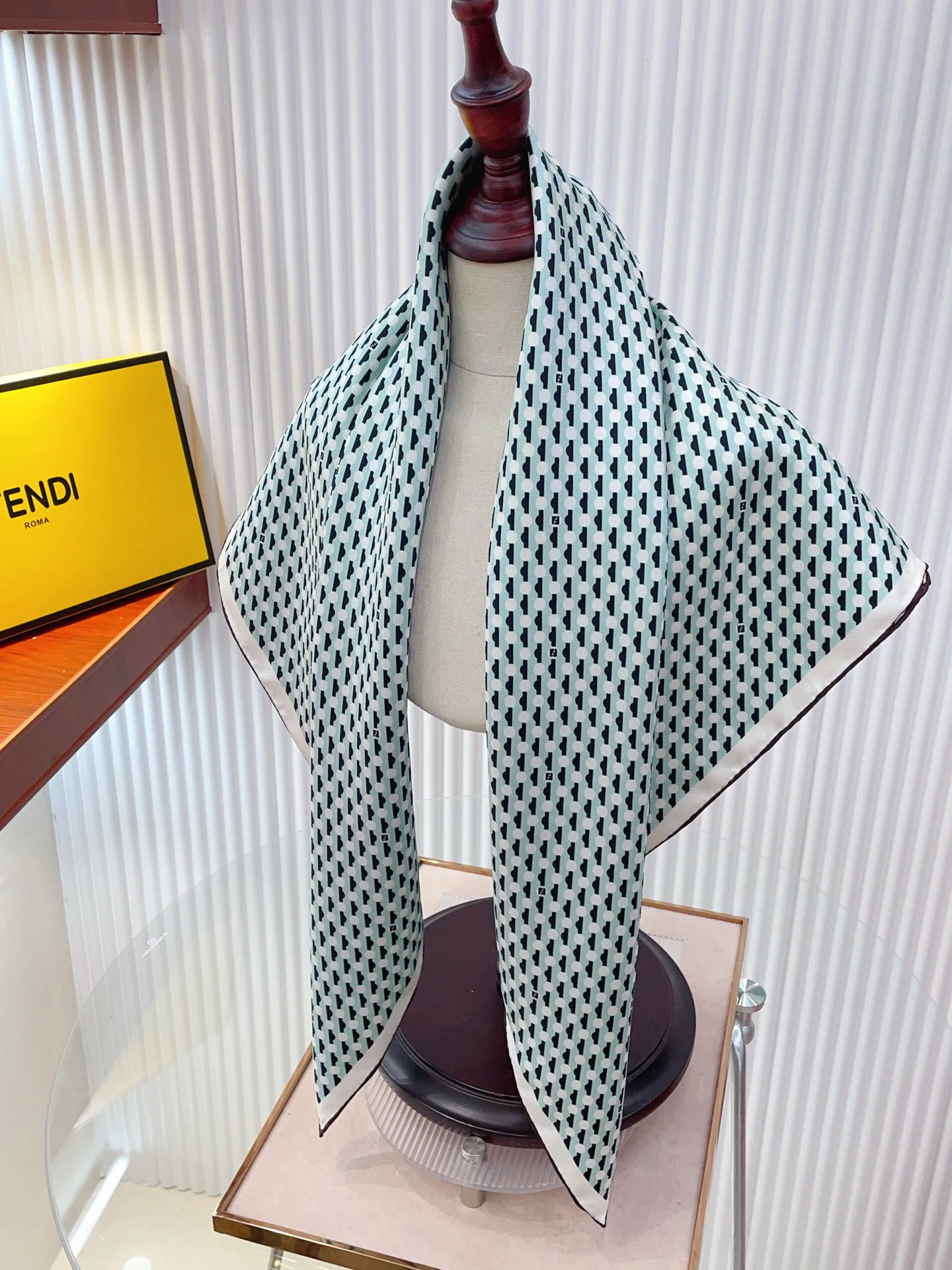 Платки Fendi 11362402