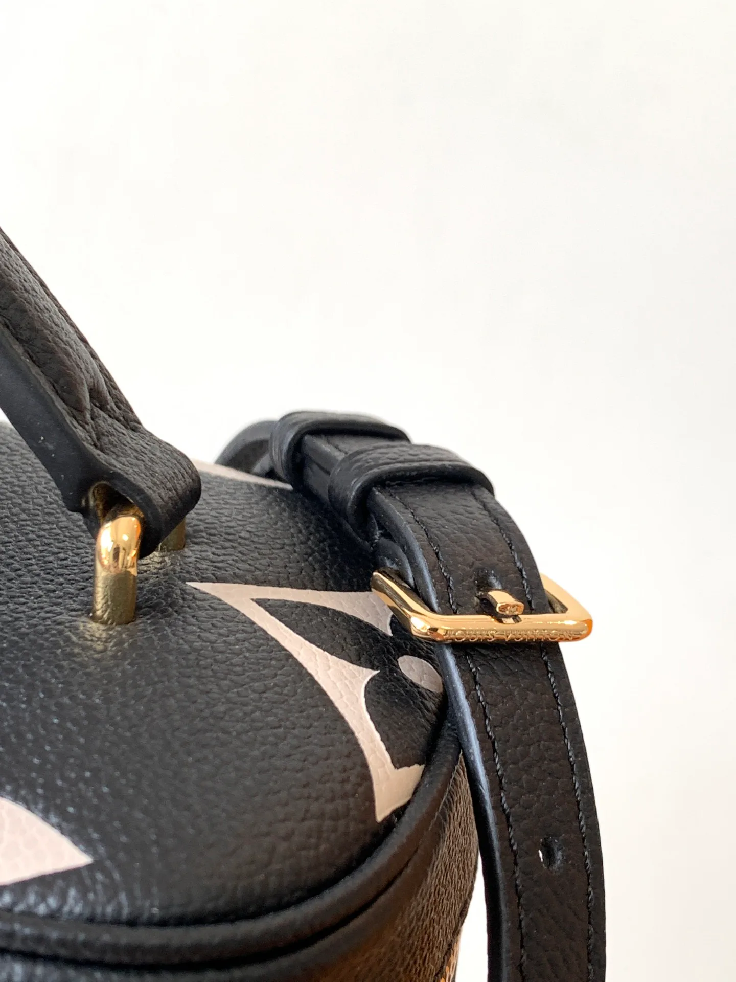 Сумки На Ремне Женские Louis Vuitton 1253950