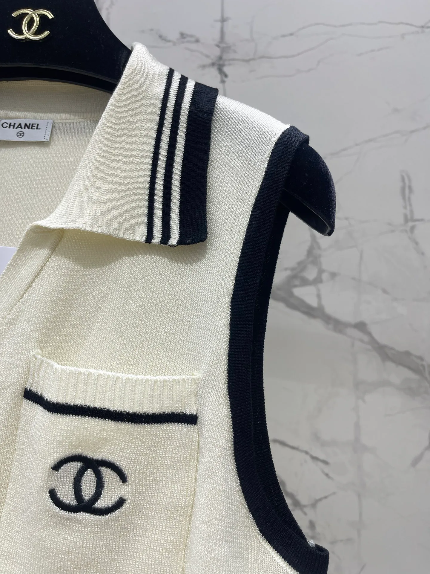 Жилеты Женские Chanel 16969976