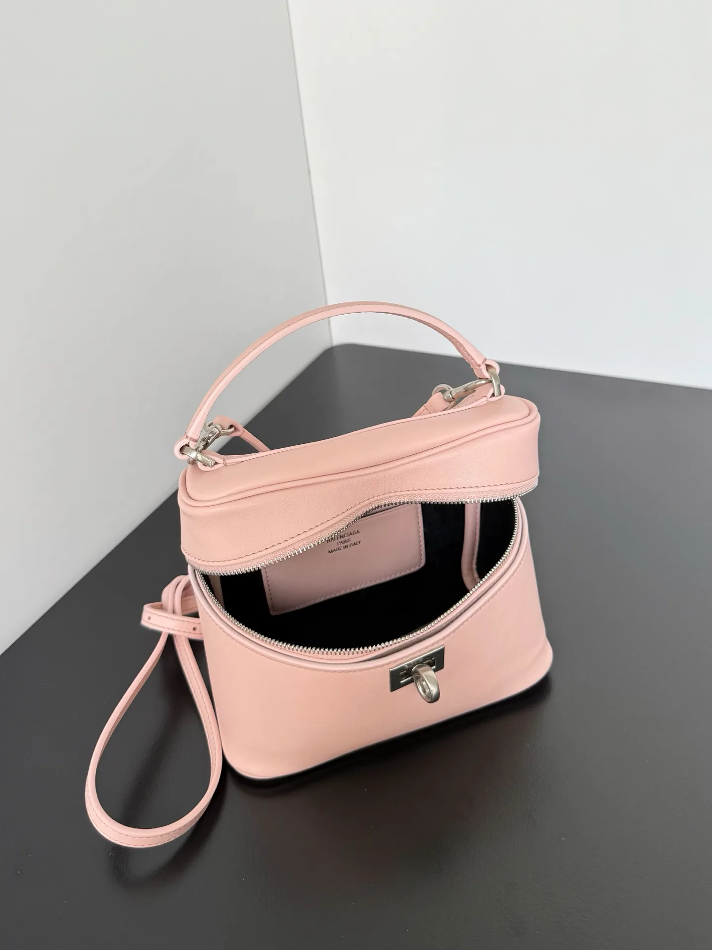 Клатчи Женские Balenciaga 11451449