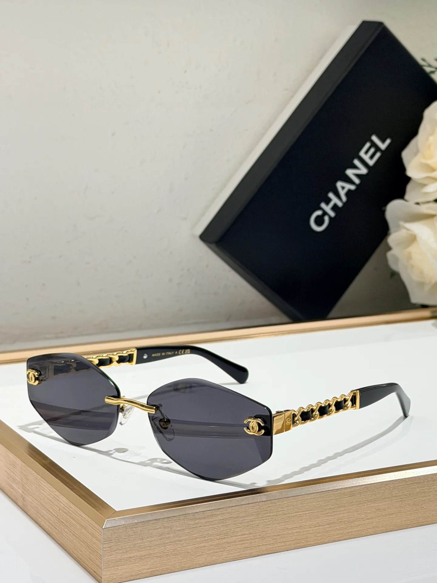 Очки Chanel 841105