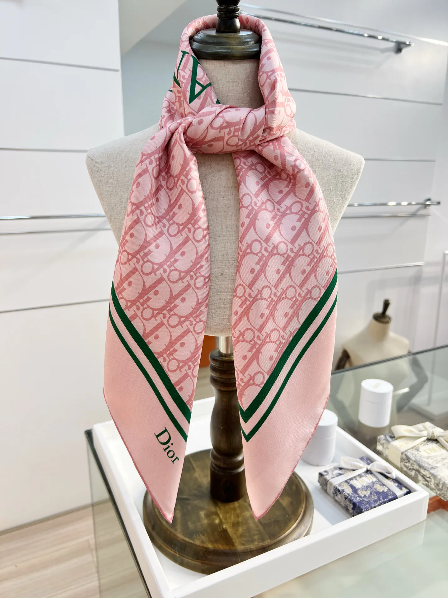 Платки Christian Dior 11527406