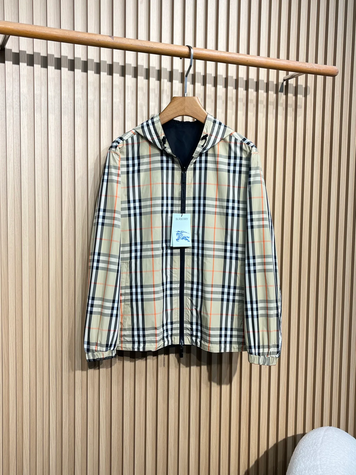 Куртки И Пуховики Женские Burberry 433344