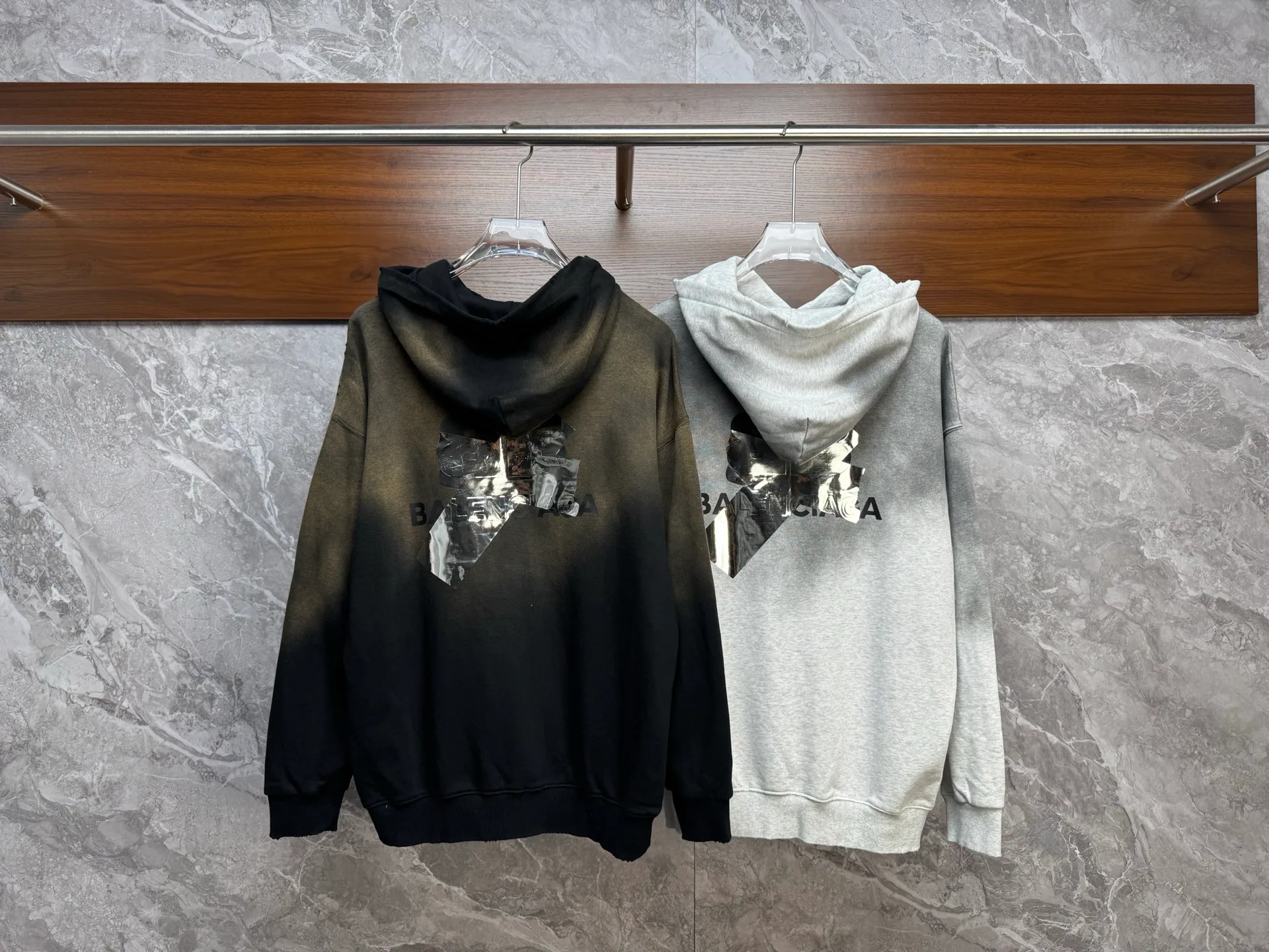 Свитшоты И Худи Женские Balenciaga 18182347