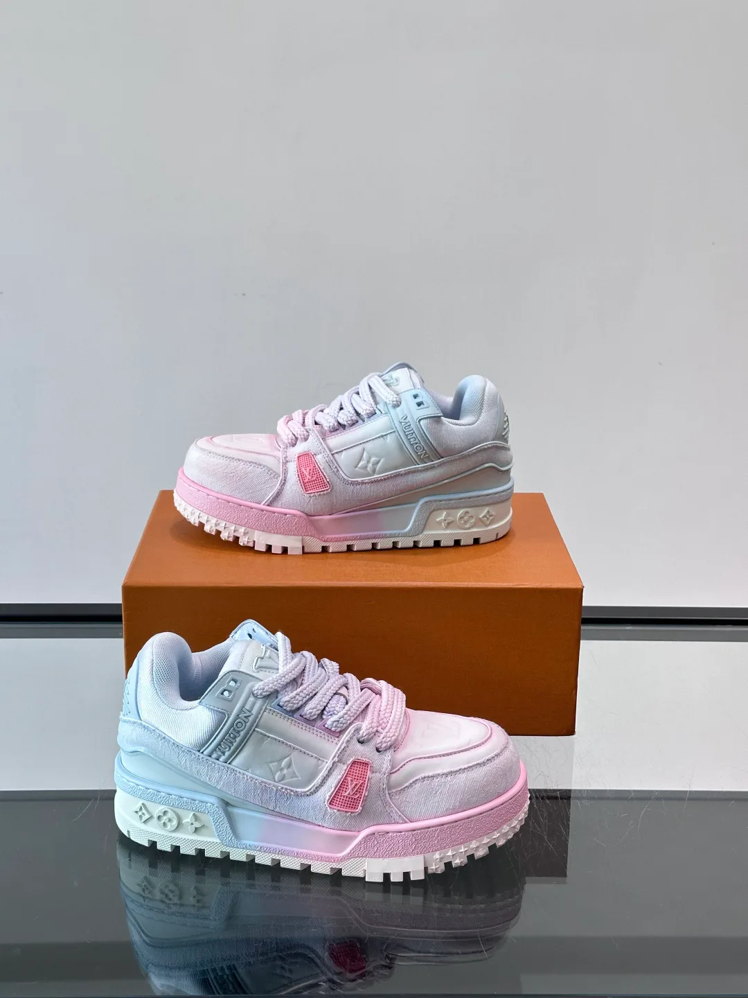 Кроссовки Женские Louis Vuitton 13541984