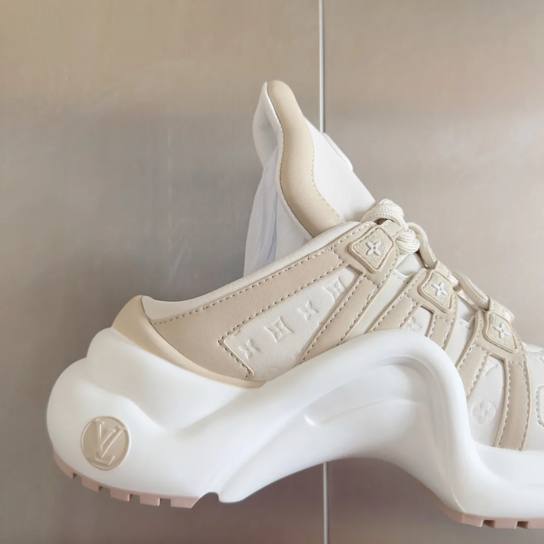 Кроссовки Женские Louis Vuitton 10273368