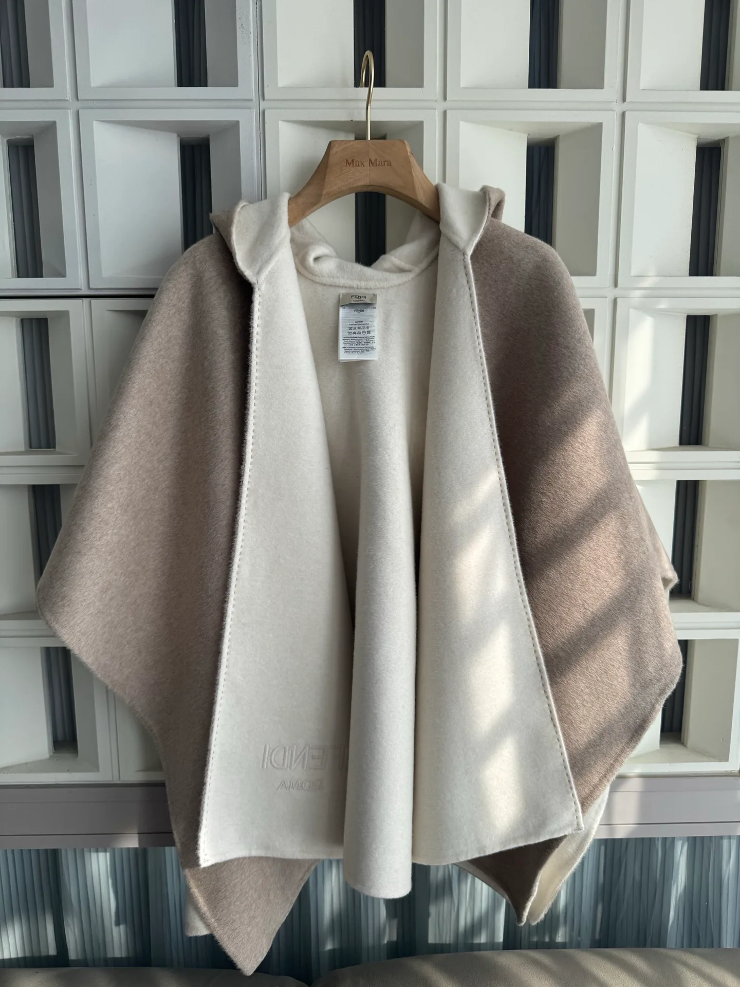 Пальто Женские Fendi 18739645