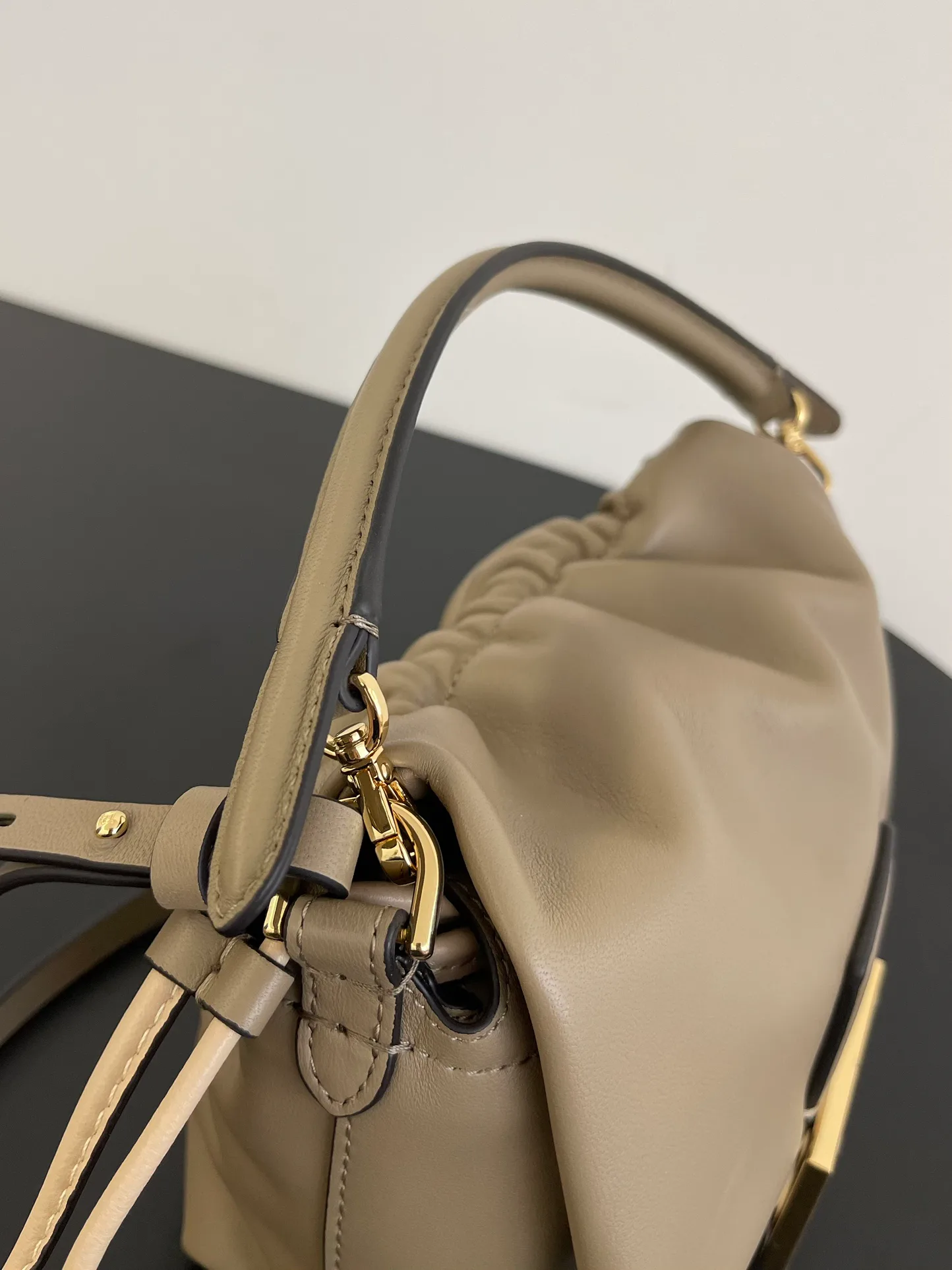 Классические Сумки Женские Fendi 13546207