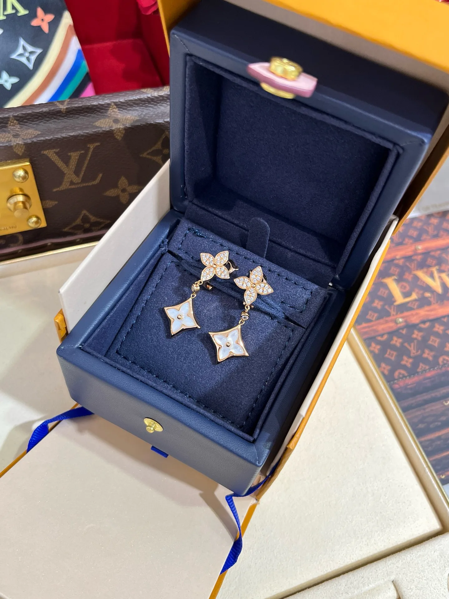 Бижутерия Louis Vuitton 17819356
