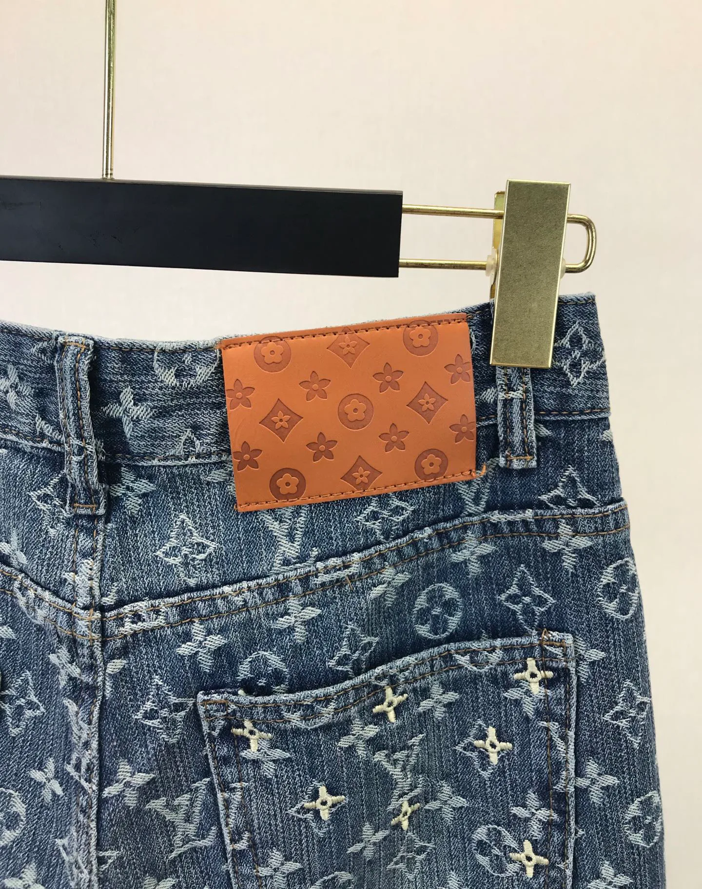 Джинсы Женские Louis Vuitton 140888