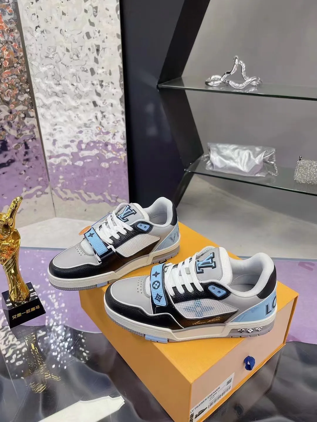 Кроссовки Женские Louis Vuitton 311322