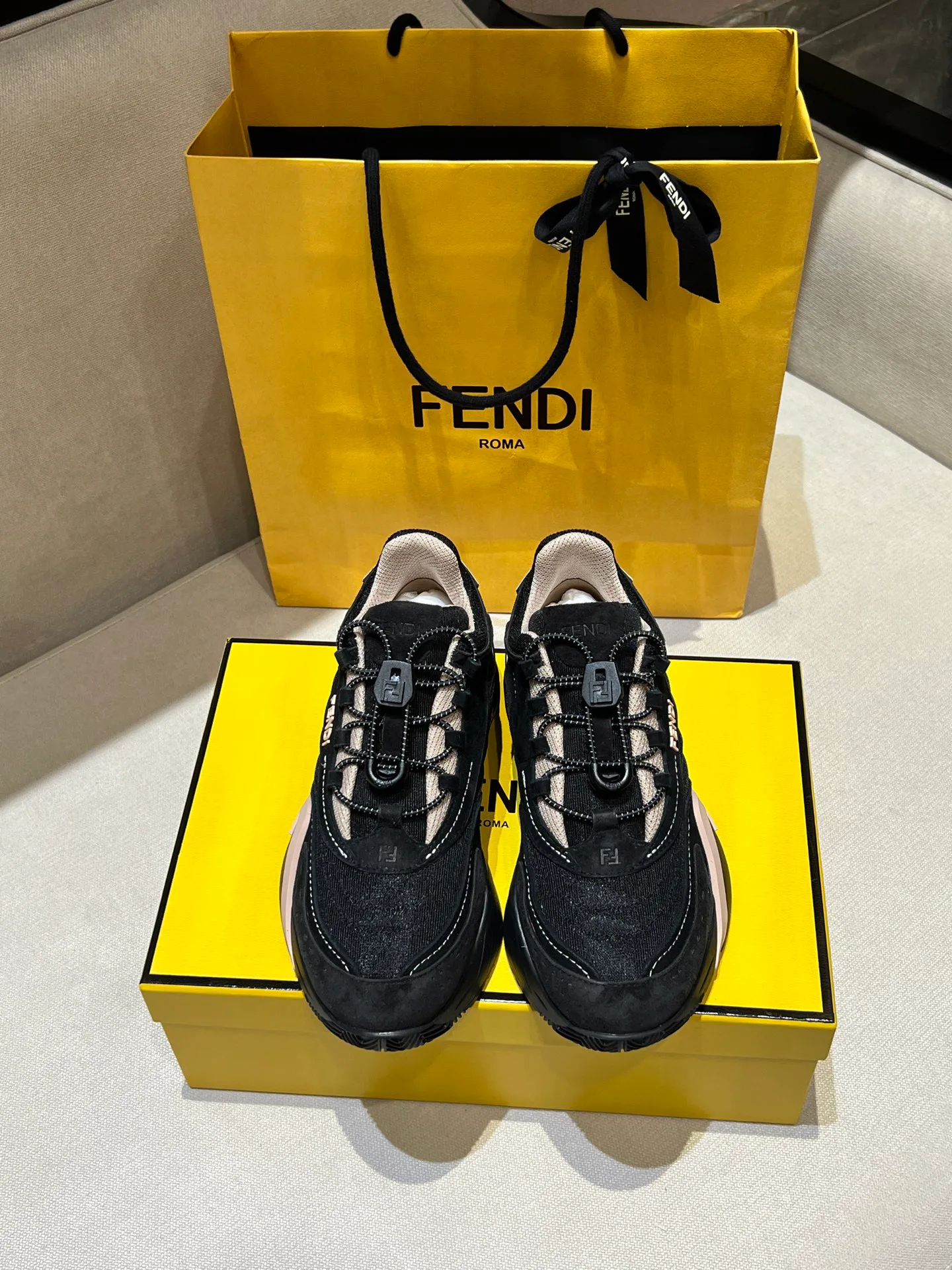 Кроссовки Женские Fendi 88687